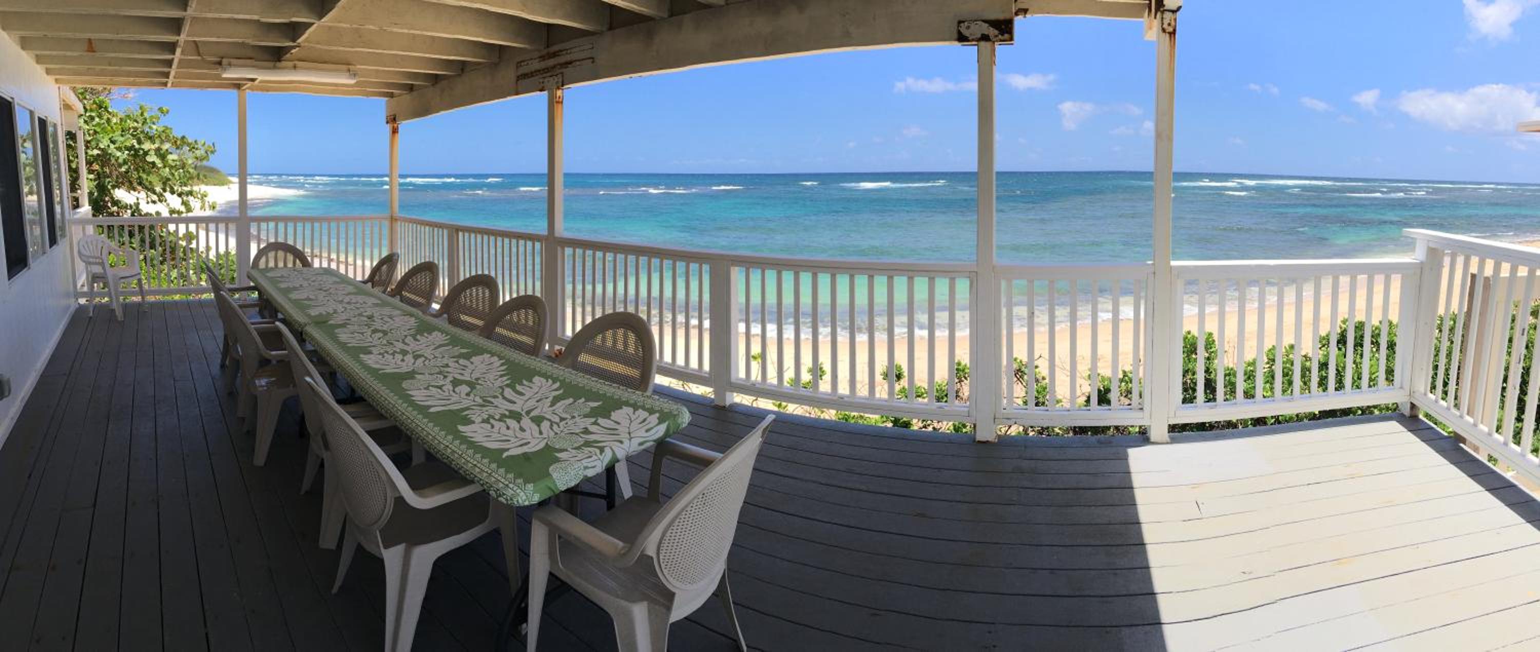 White Beachfront Four-Bedroom House - Photo 26