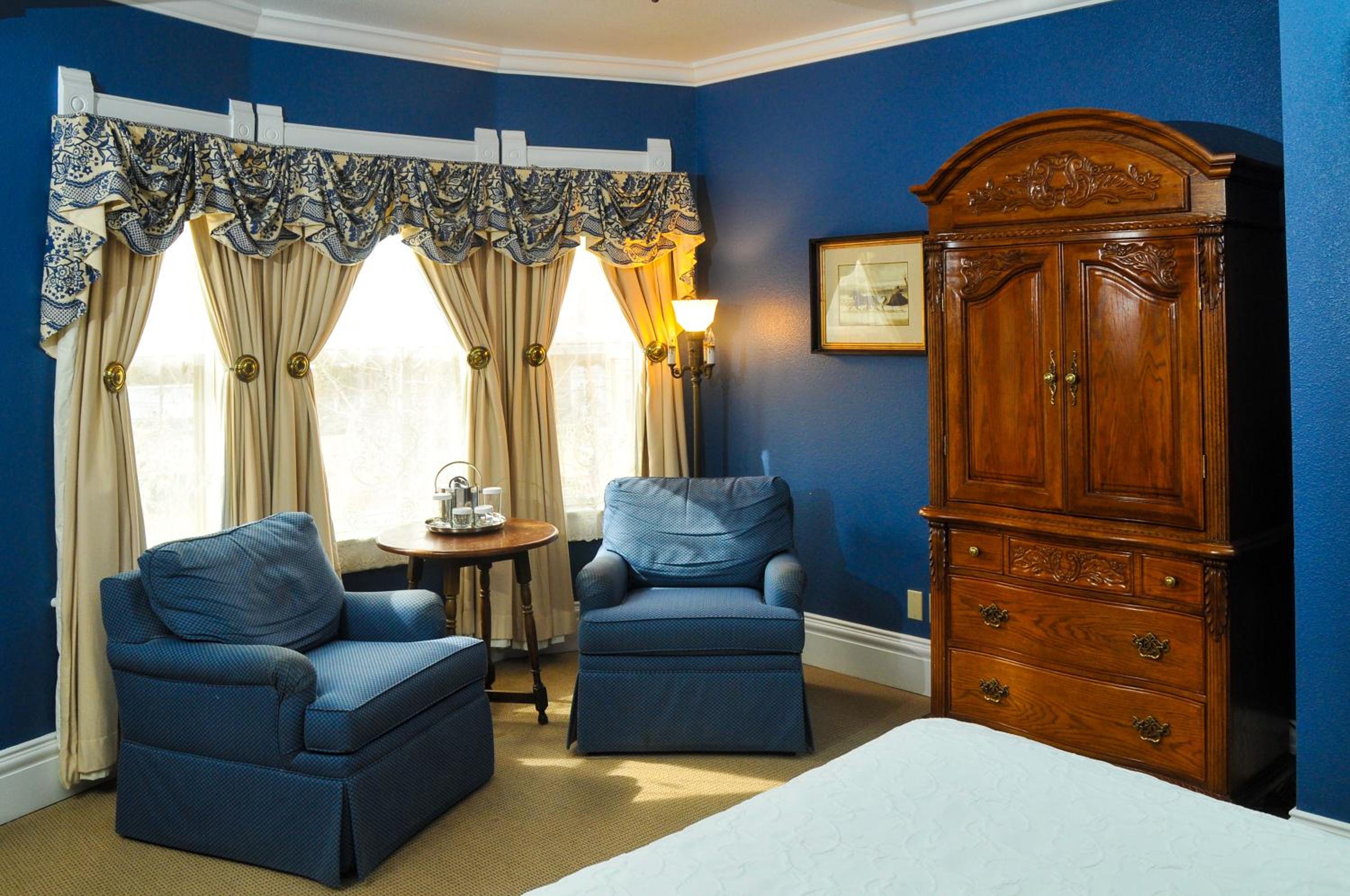 Deluxe King Suite - Photo 1