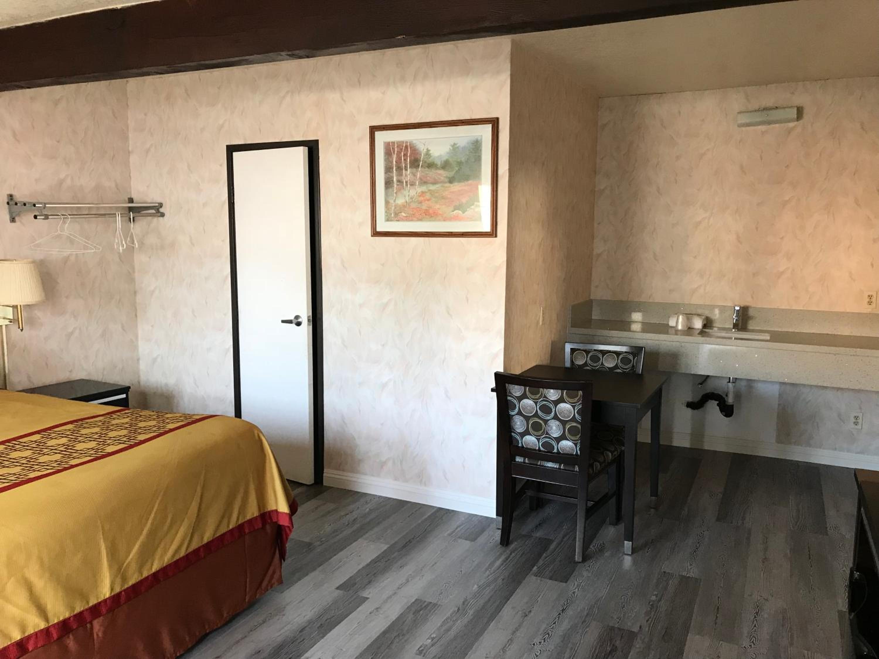 Mini Suite - Non-Smoking photo 3