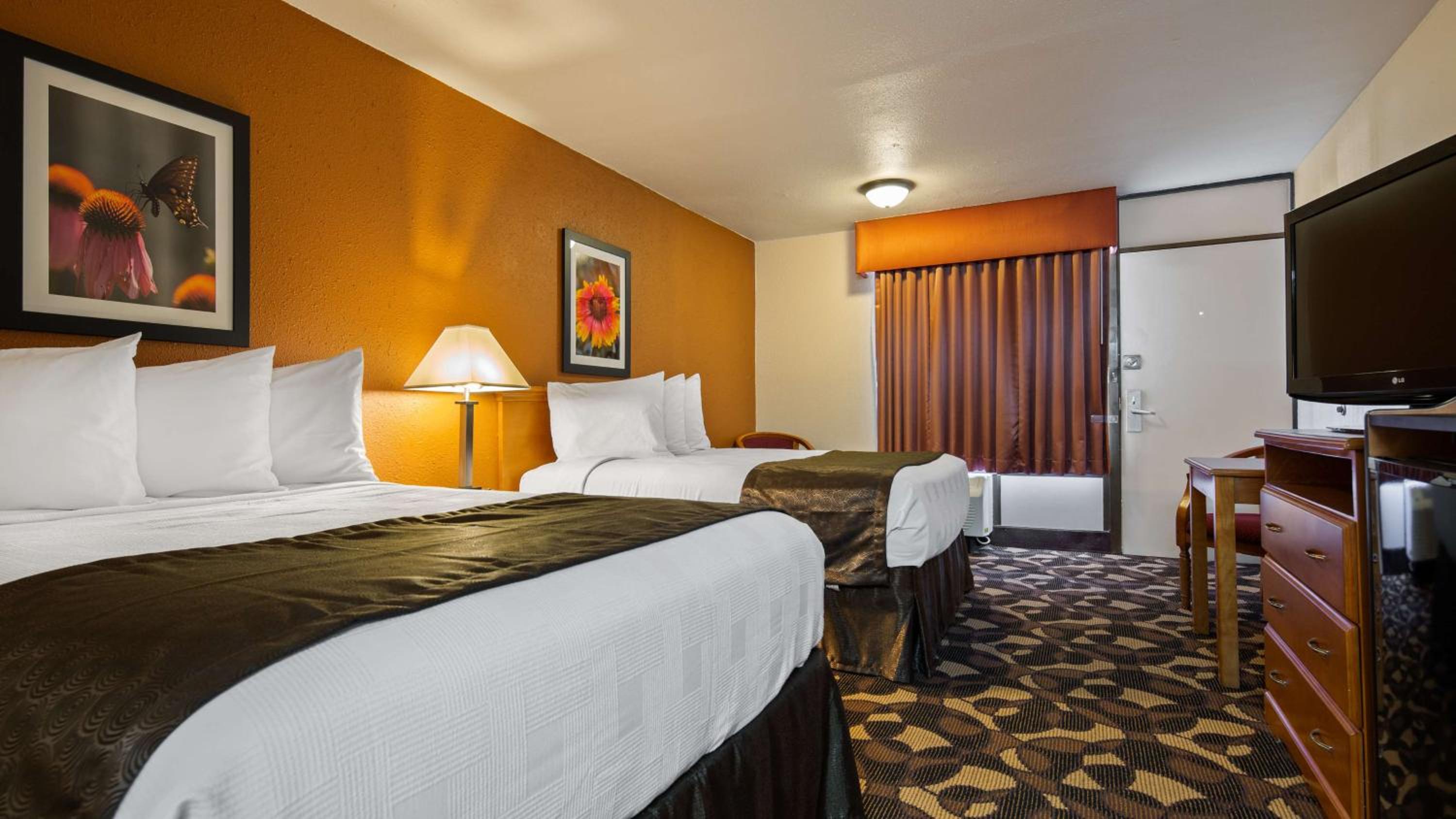 Double Room with Two Double Beds - Smoking Room - Photo 1