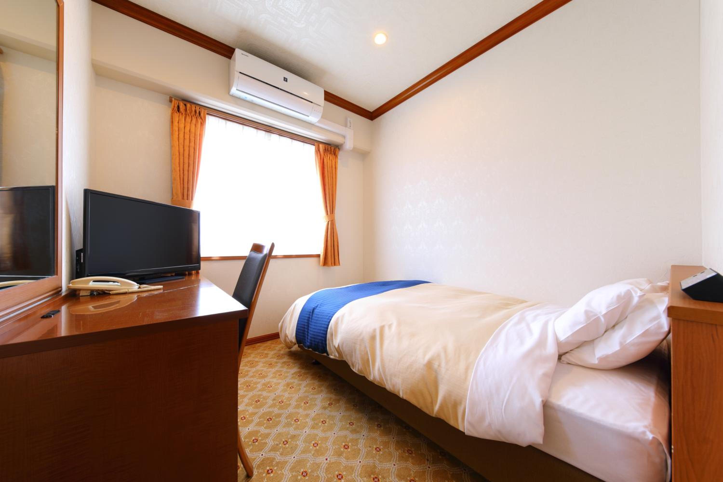 Single Room (2 Adults) photo 3