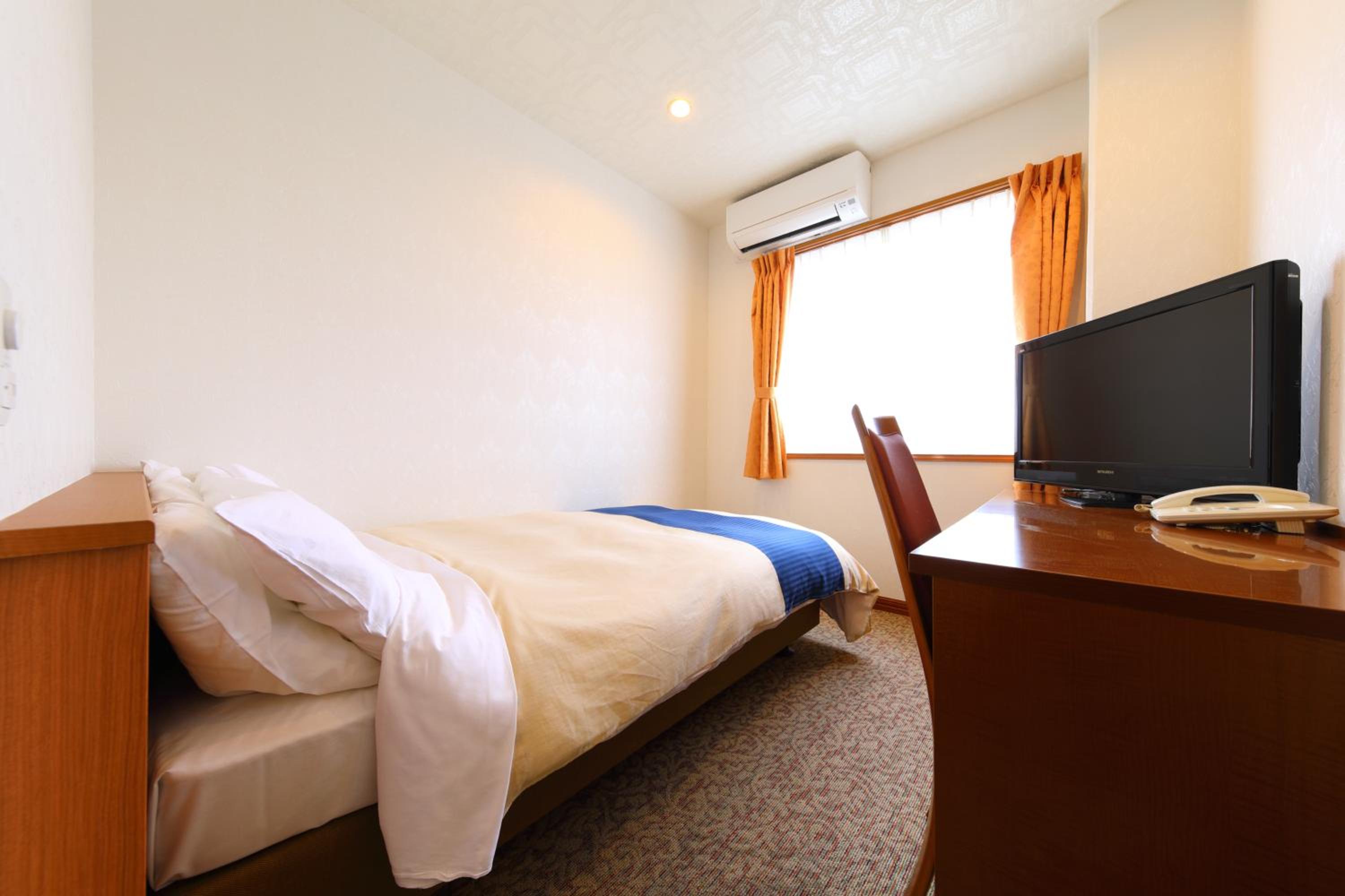 Single Room (2 Adults) photo 1