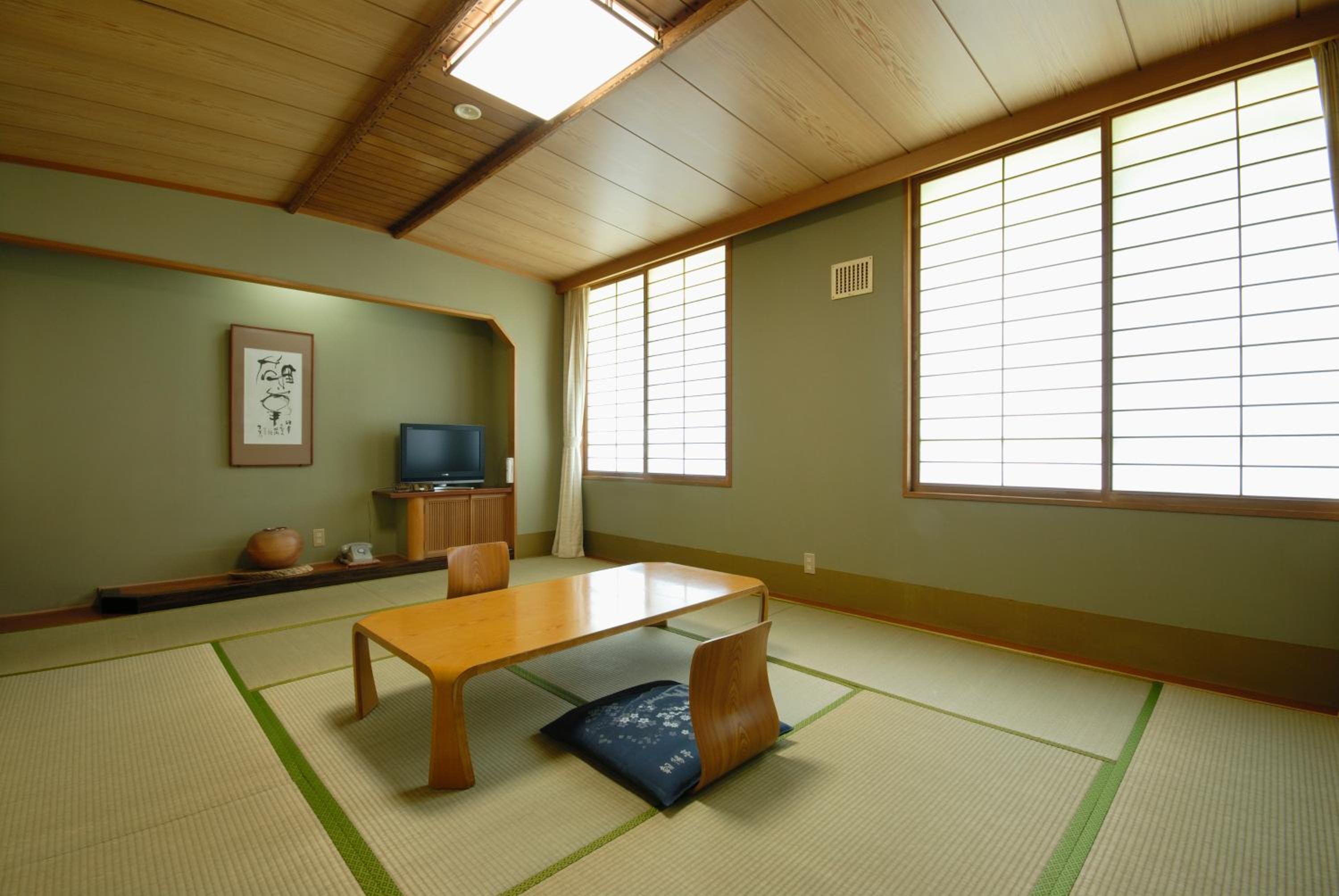 Japapene-Style Room with Shared Bathroom - Non-Smoking