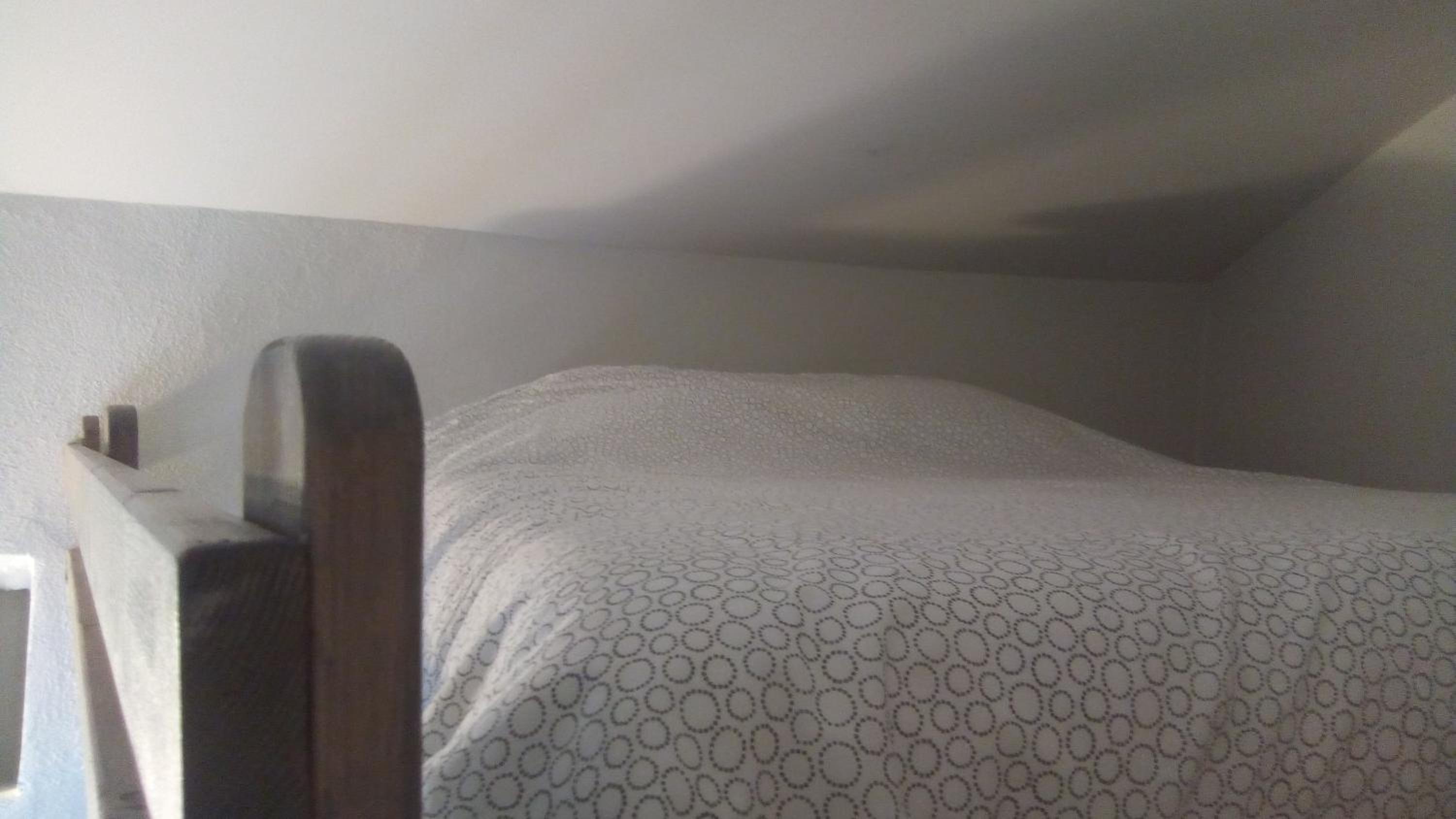 One-Bedroom House - Photo 2