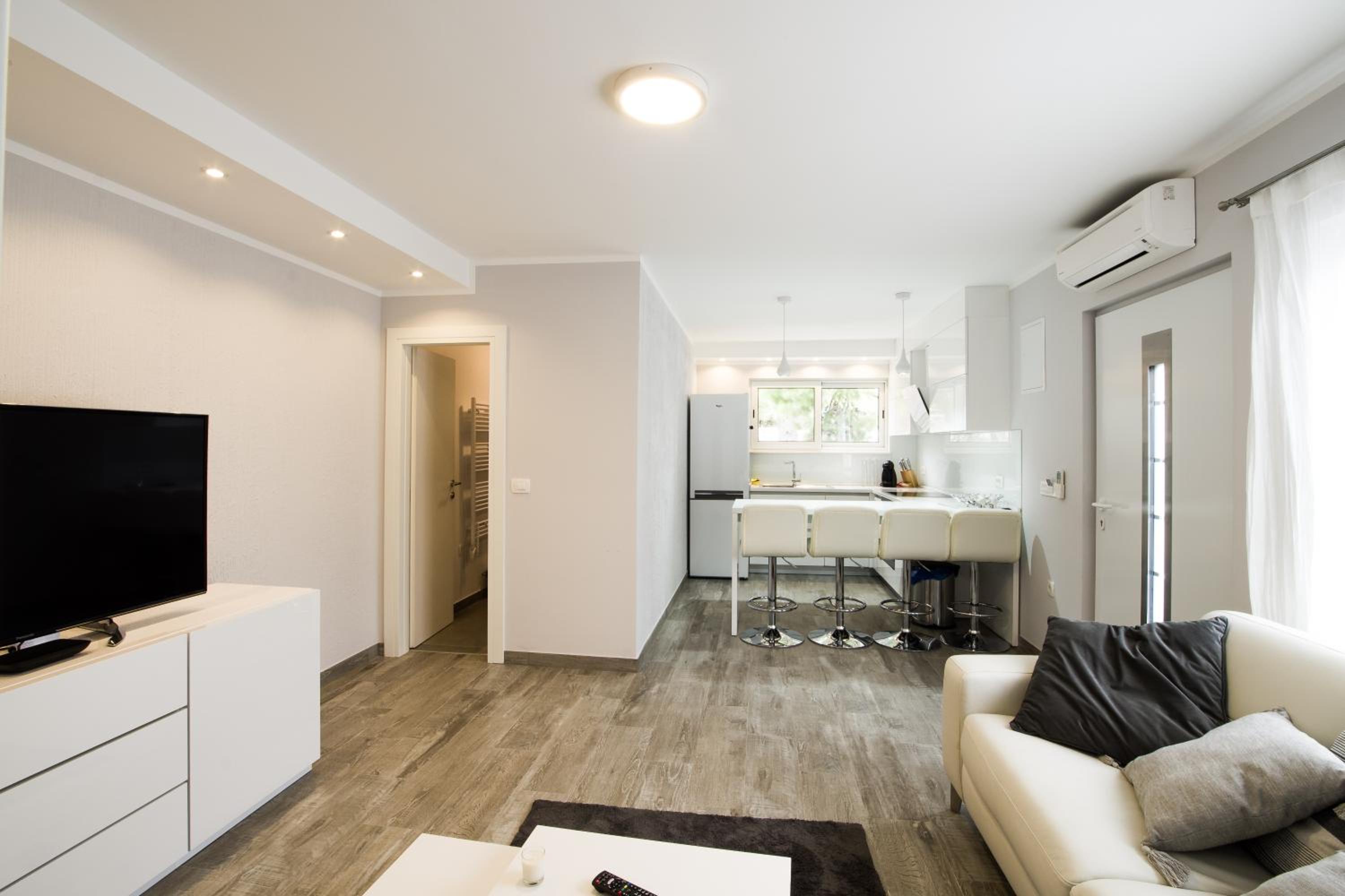 Apartment photo 1