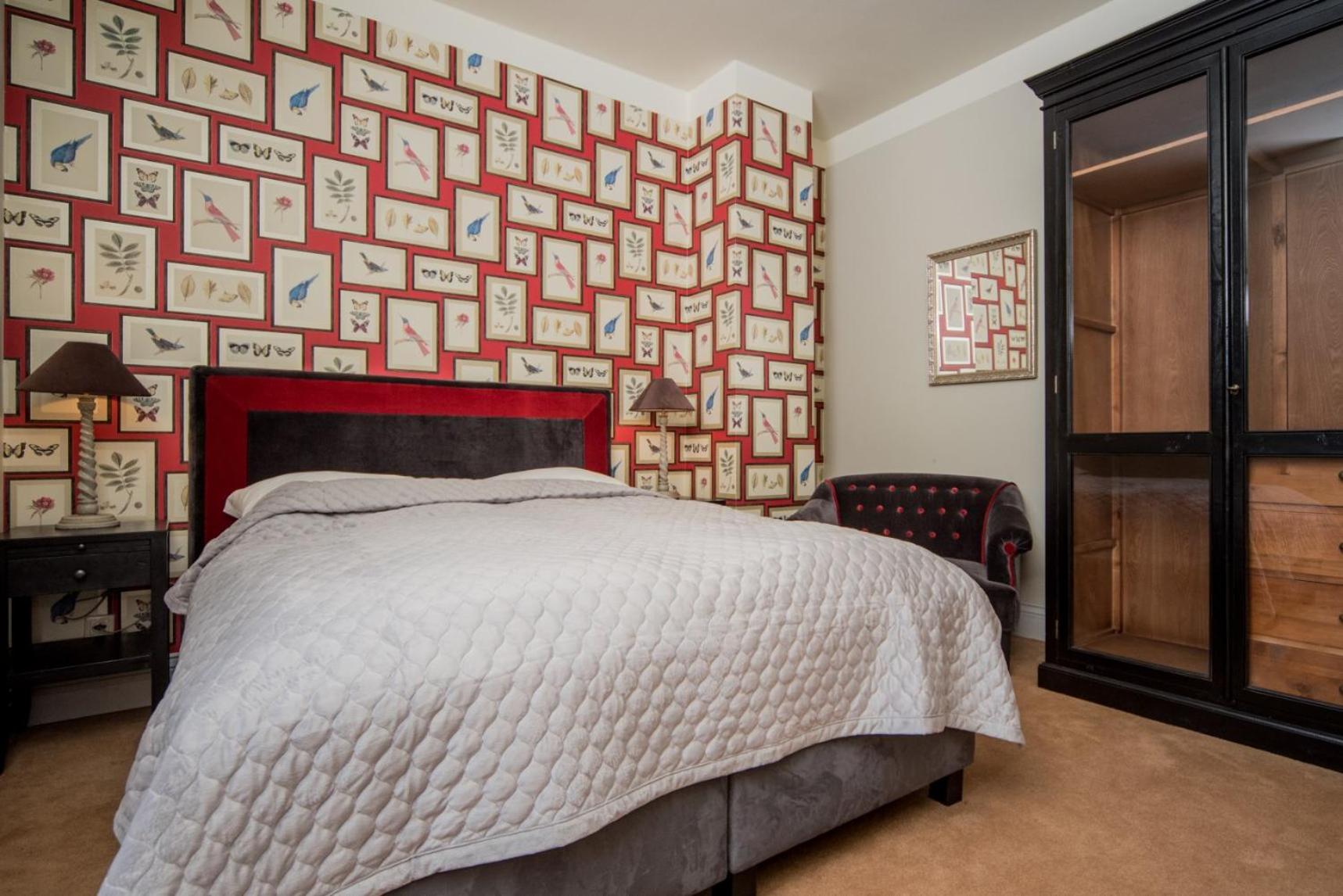 Deluxe Double Room - Photo 11