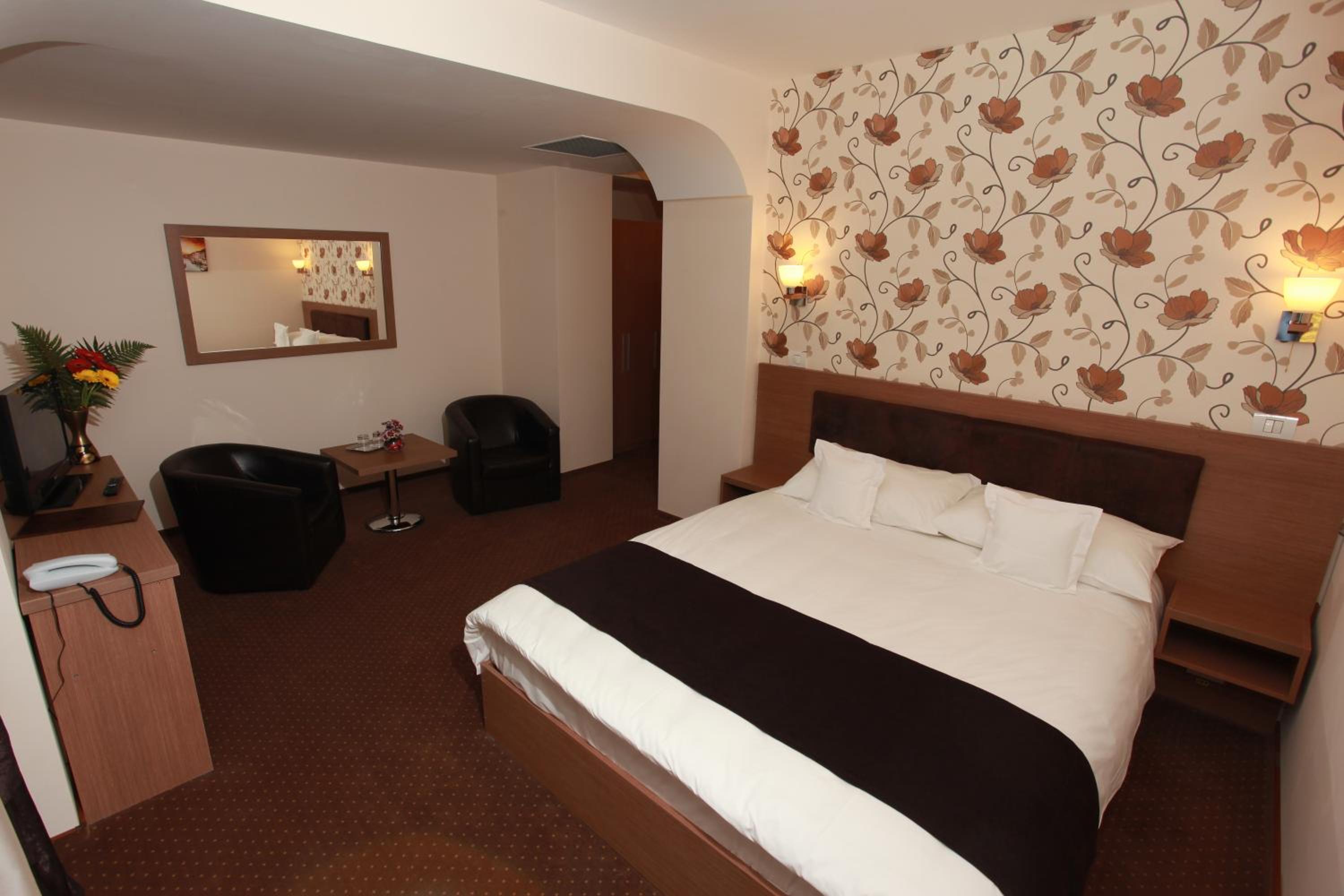 Standard Double Room - Photo 1