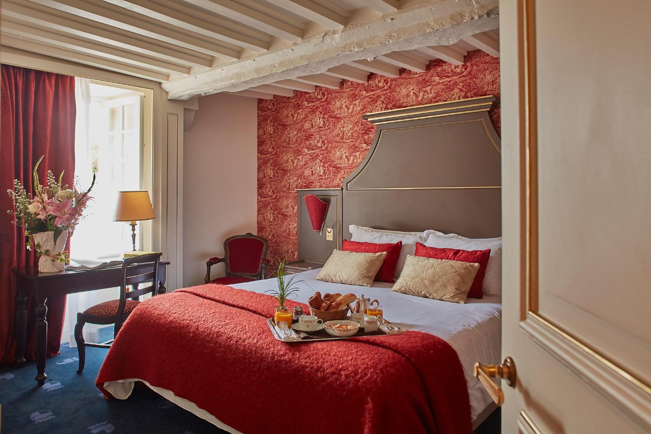 Traditional Double Room with One Double Bed and 2 Adults Occupancy (Non Smoking) photo 1