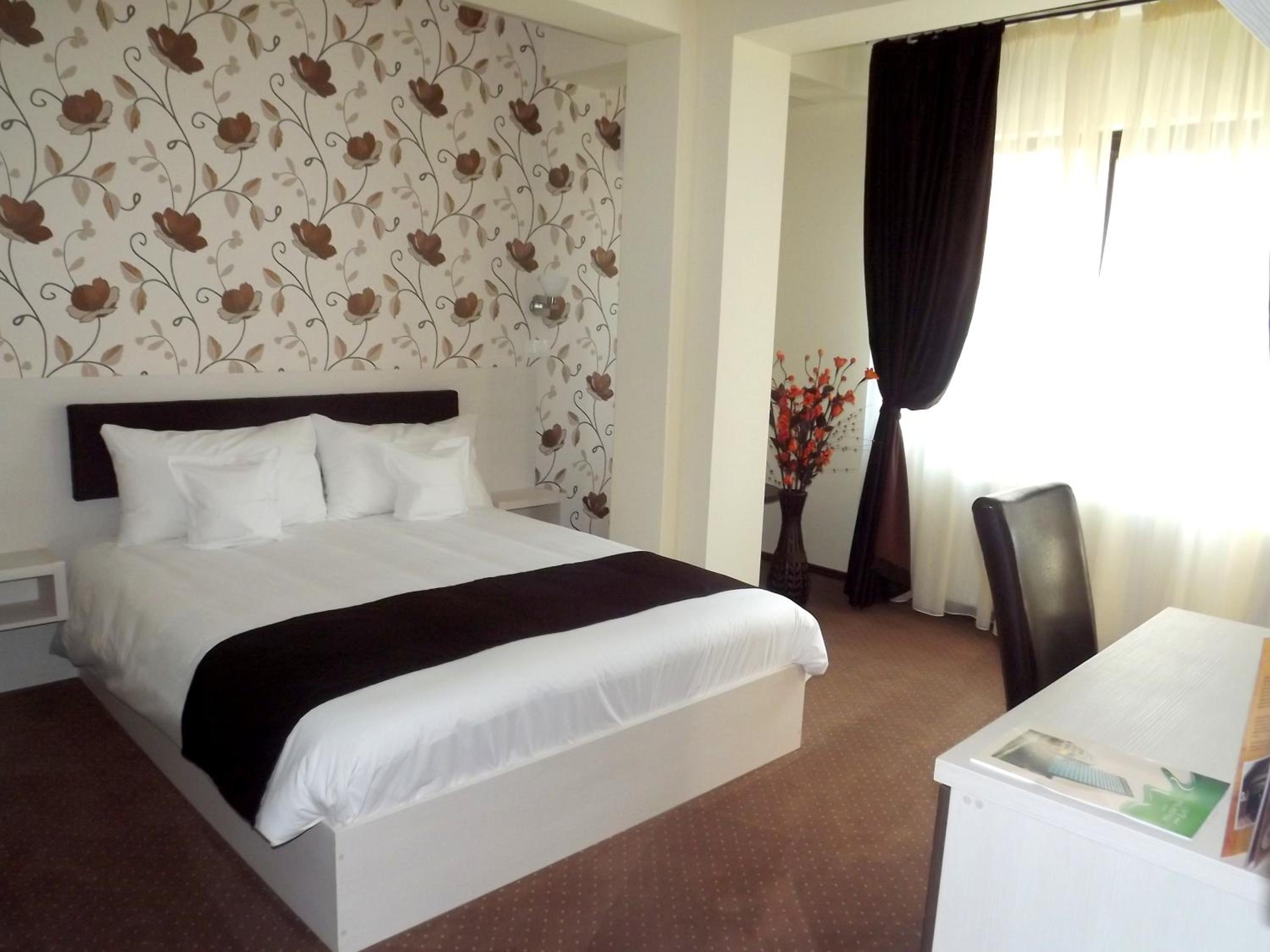 Double Room - Photo 2