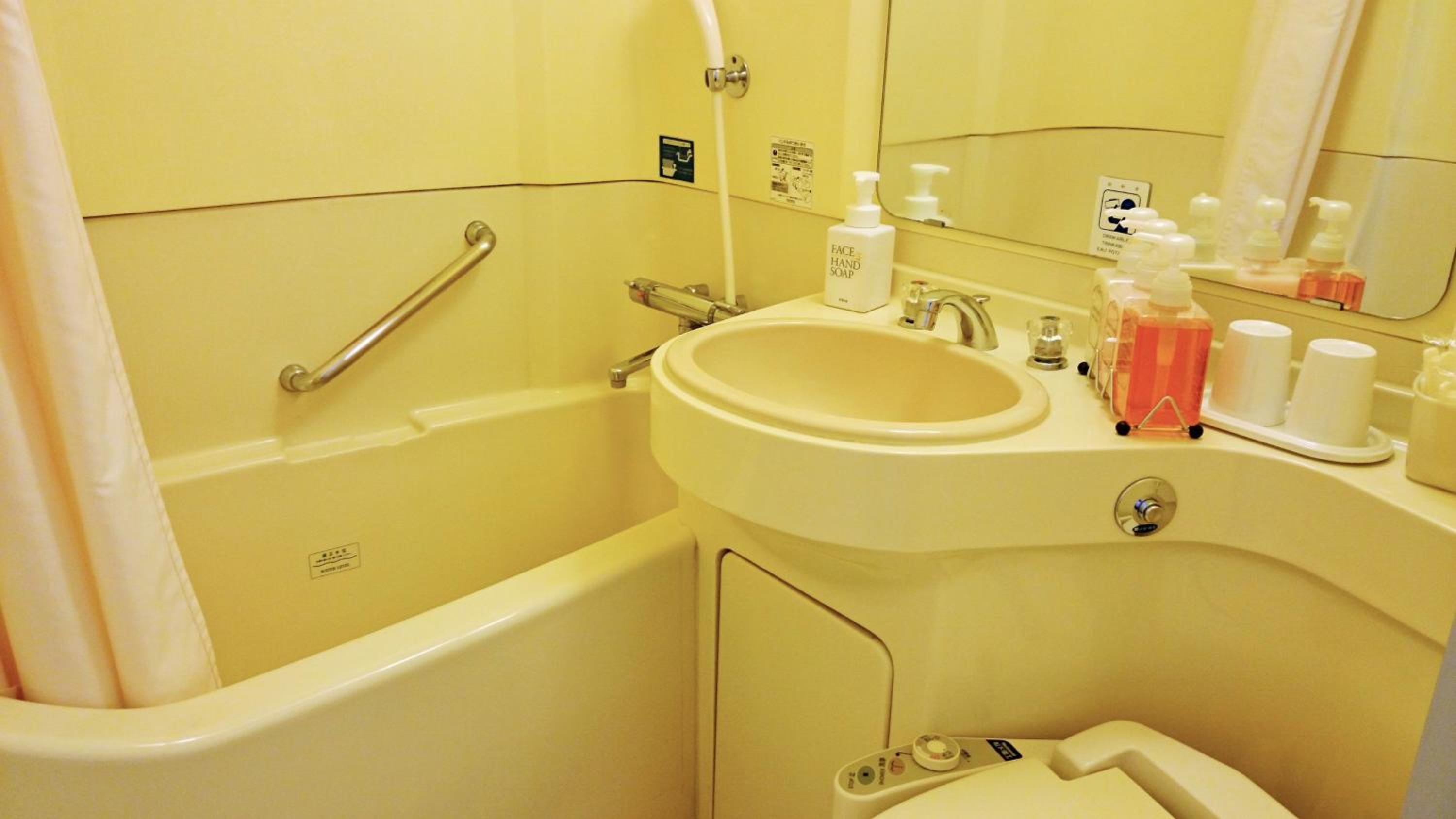 Triple Room - Non-Smoking photo 2