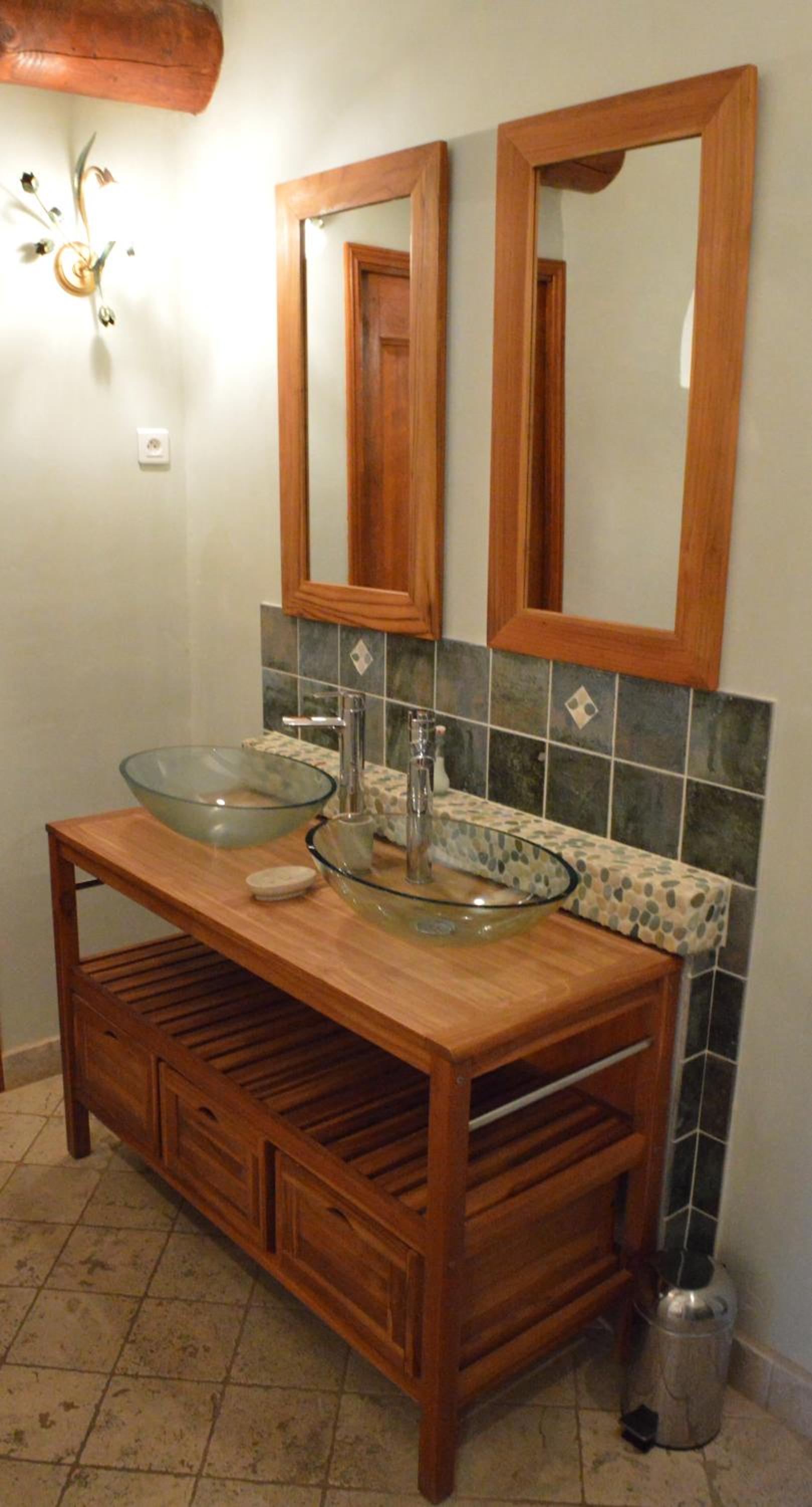 Double Room with Private Bathroom - Photo 10