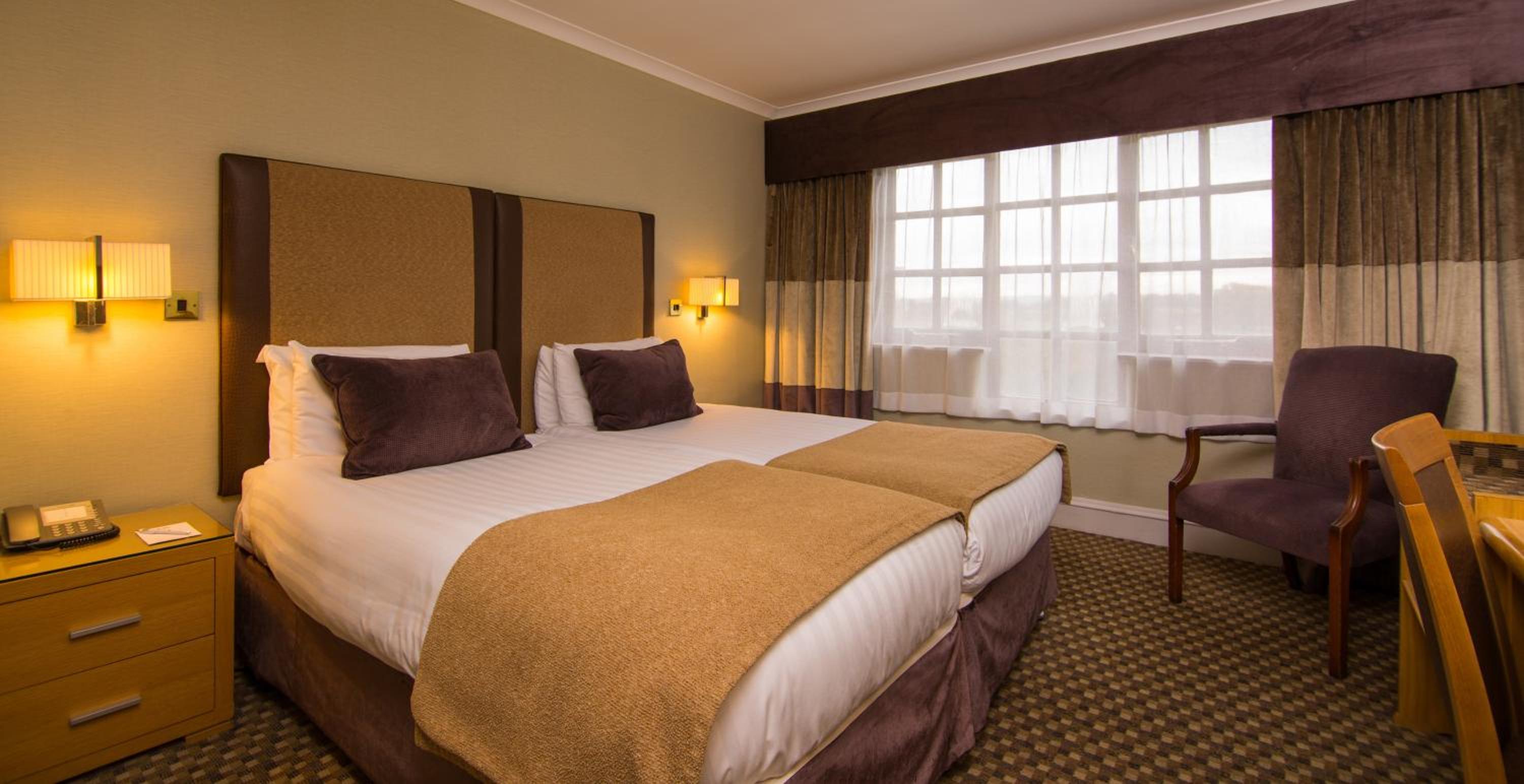Standard Twin Room - Non-Smoking - Photo 1