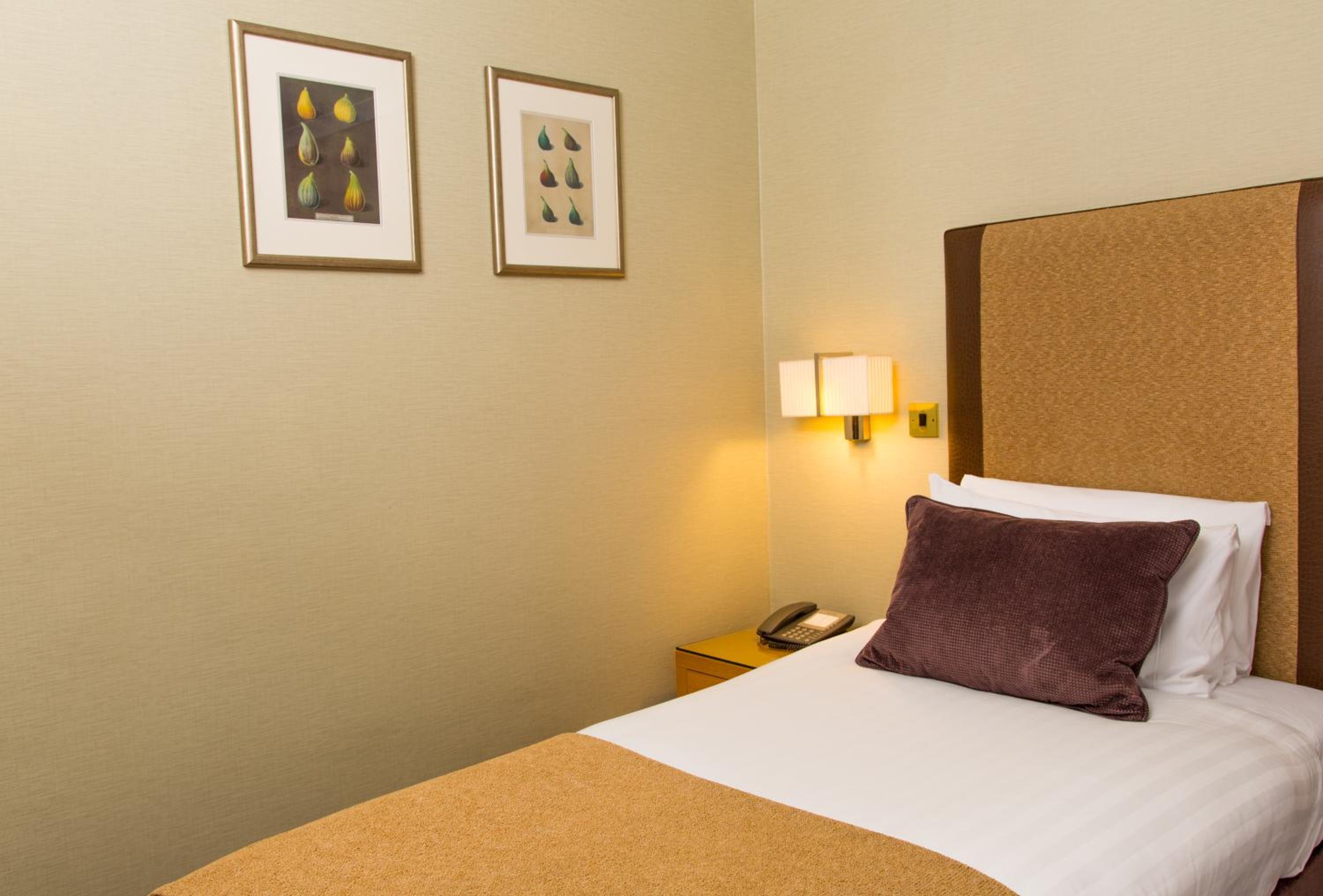 Standard Twin Room - Non-Smoking - Photo 4