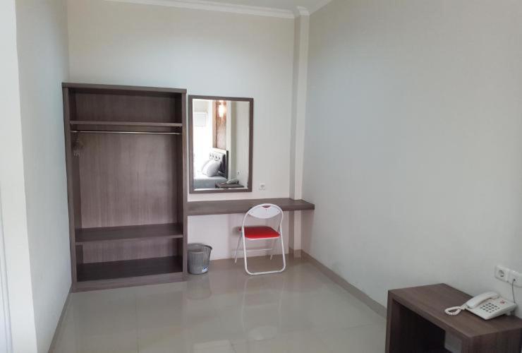 Suite - Photo 1