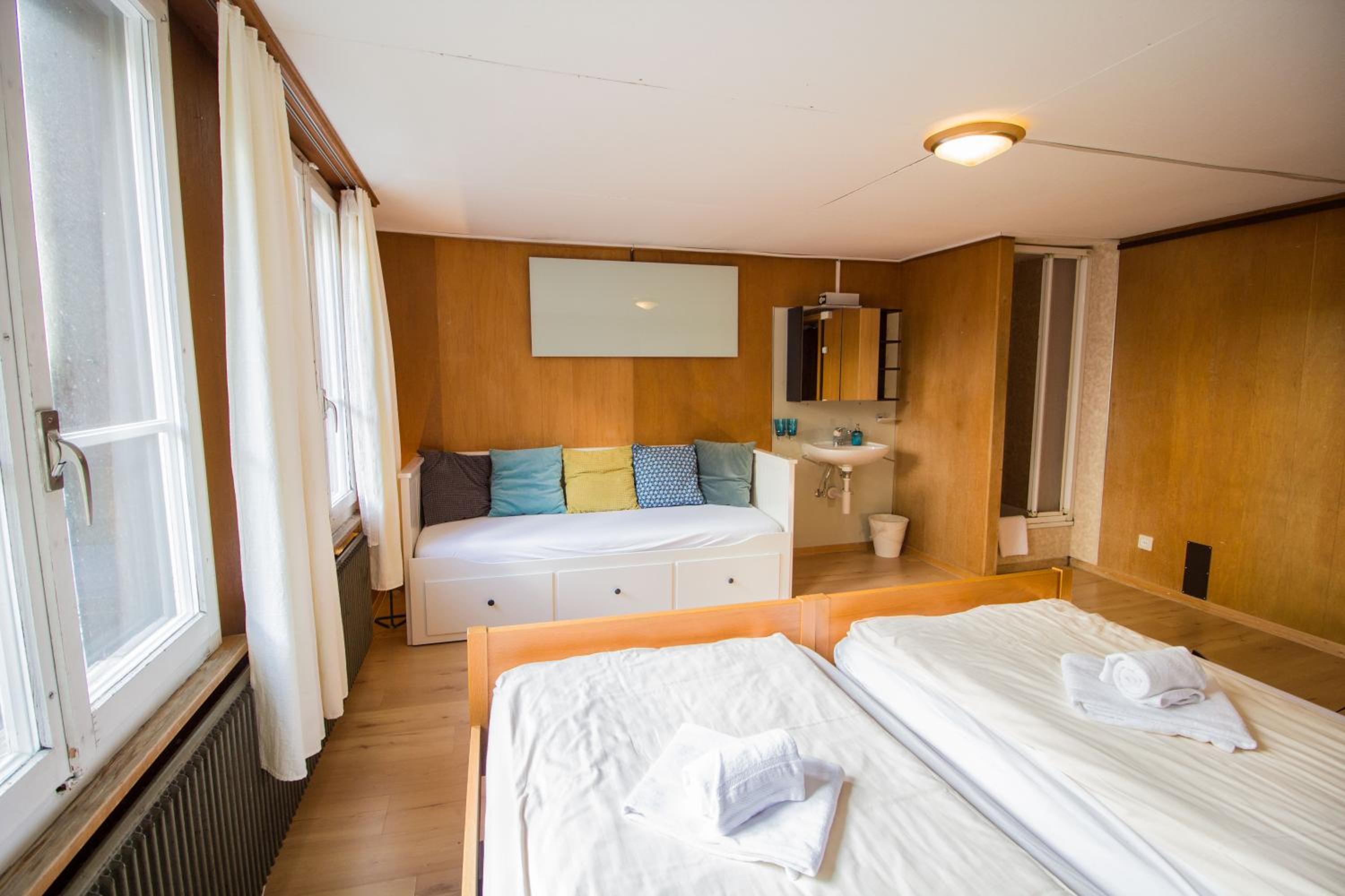 Twin Room with Shower photo 1