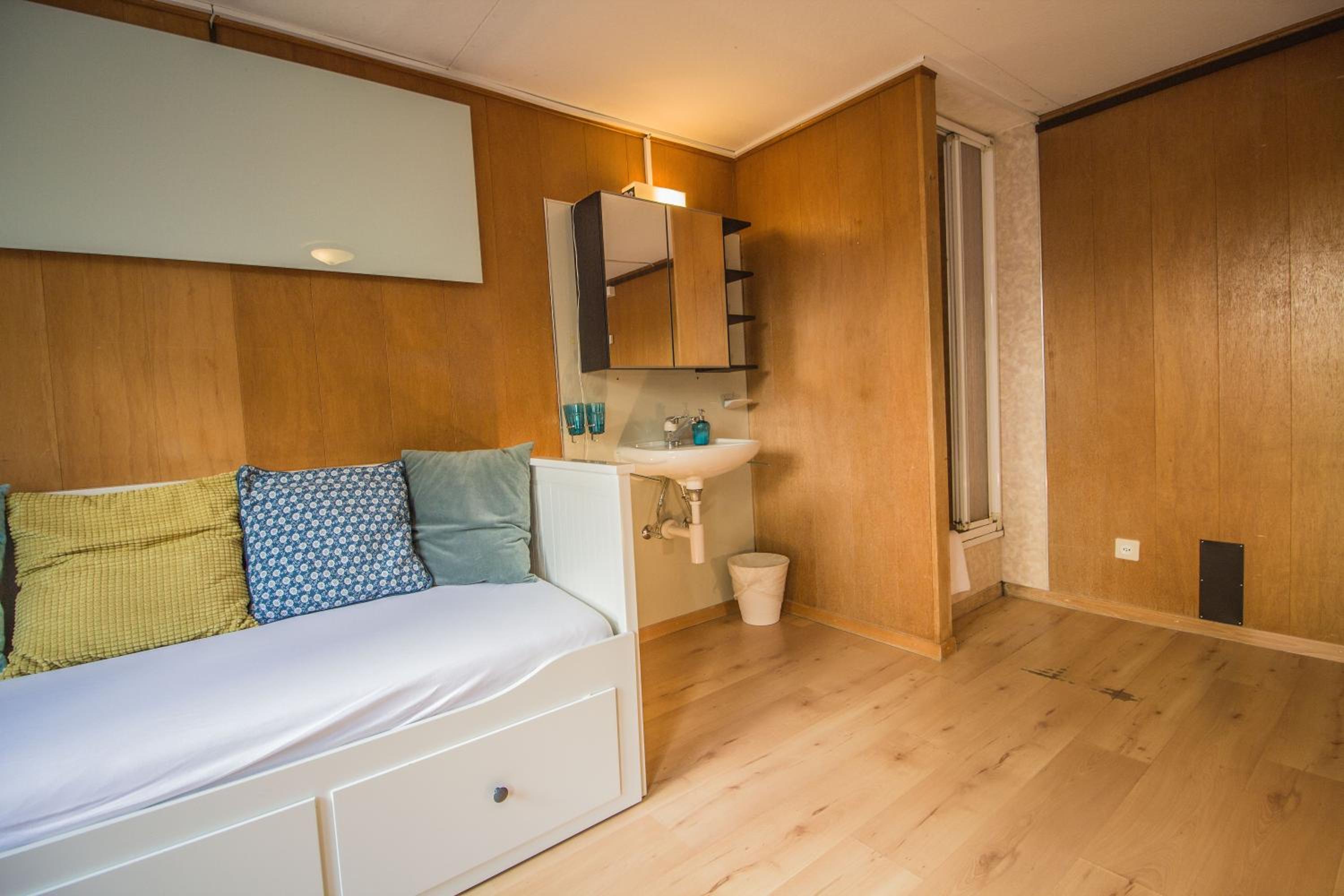 Twin Room with Shower photo 2