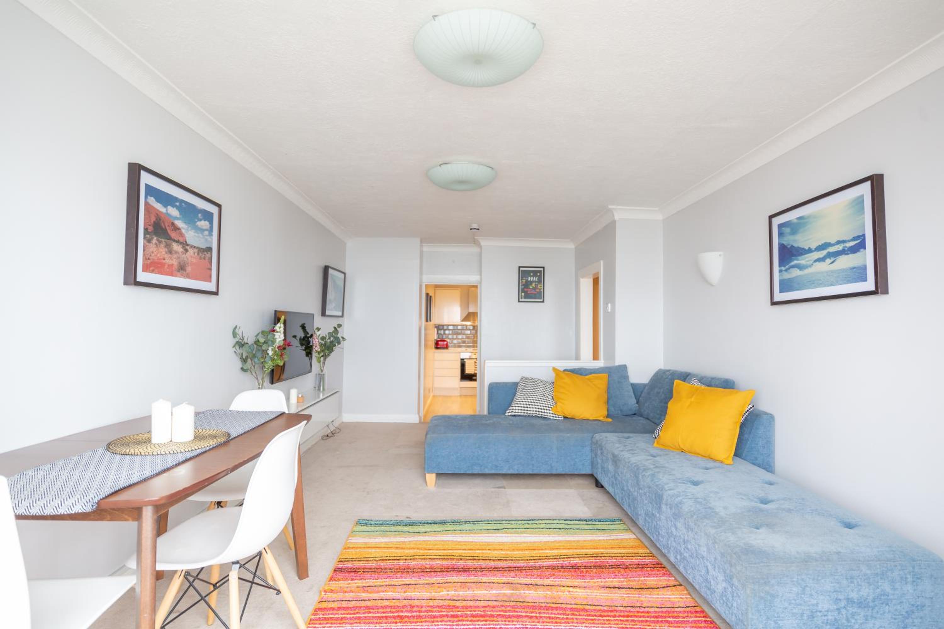 Apartment with Balcony - Photo 16