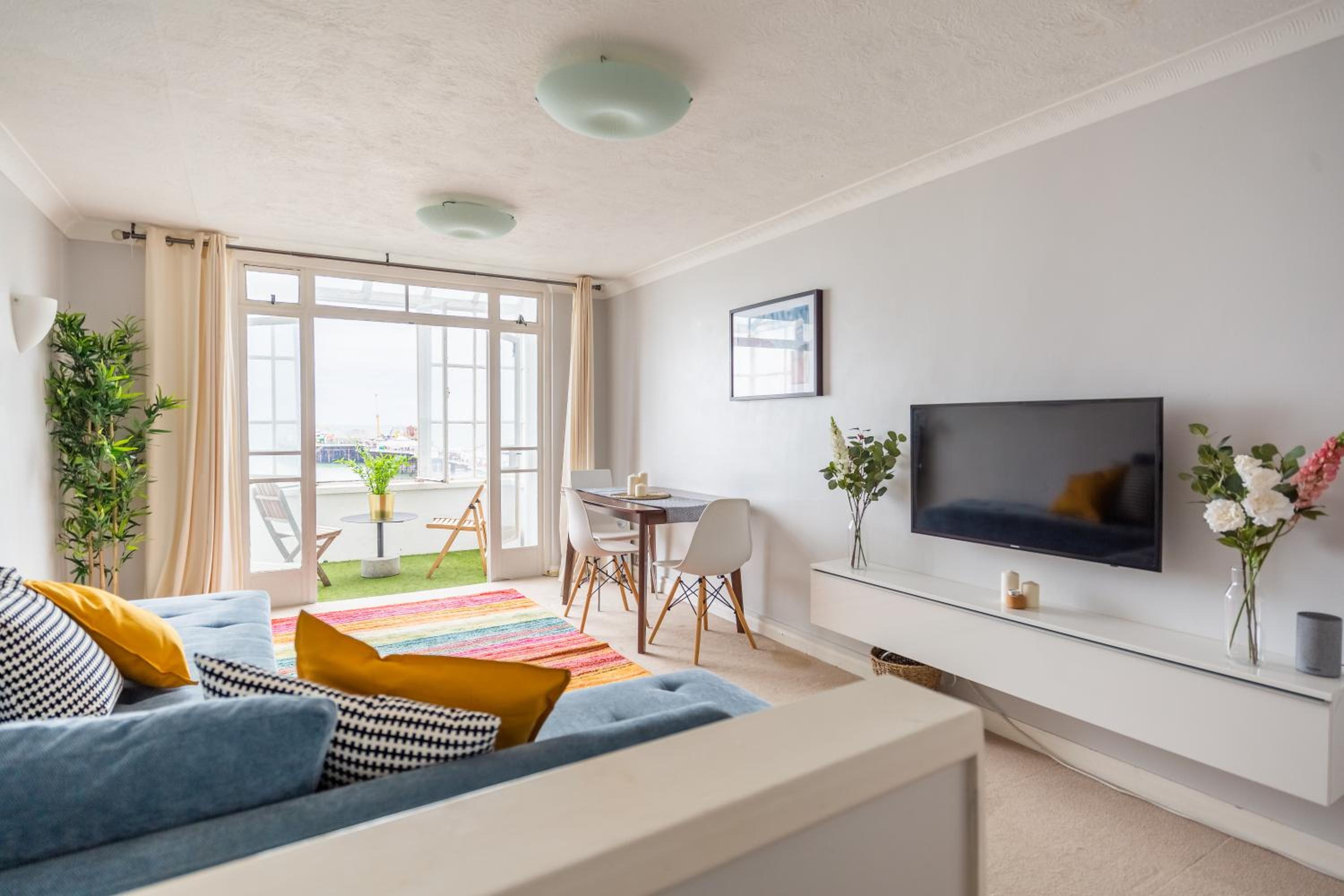 Apartment with Balcony - Photo 1