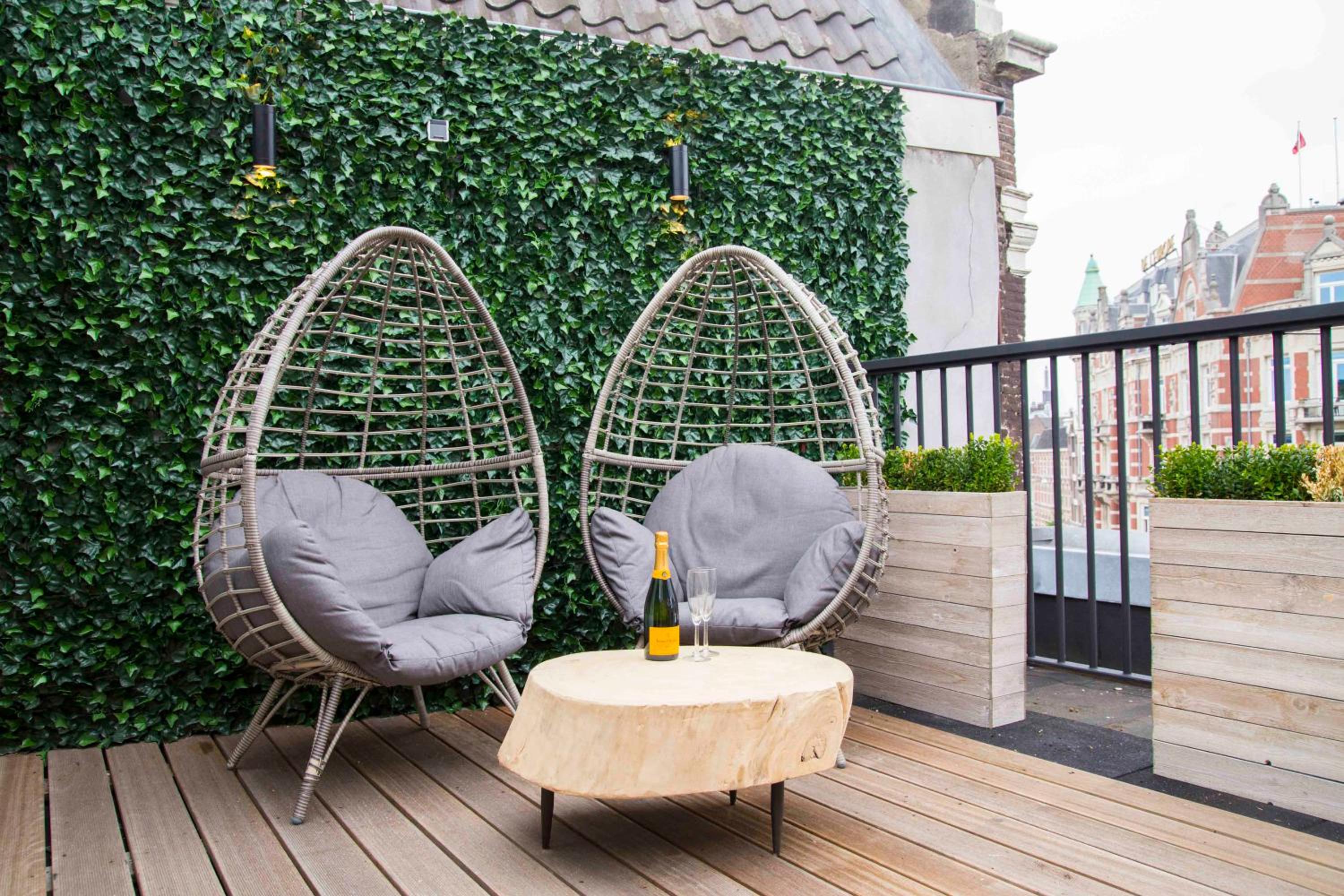 Double Room with Balcony and Terrace thumbnail 5