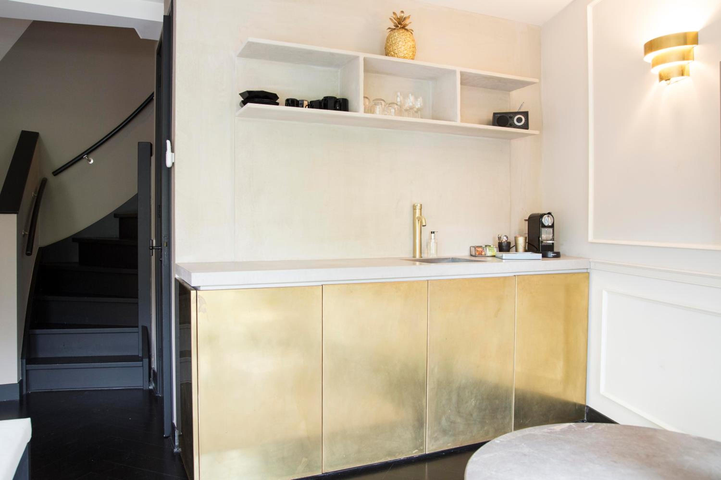 Double Room with Balcony and Terrace thumbnail 5