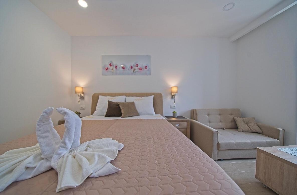 Deluxe Room - Photo 9