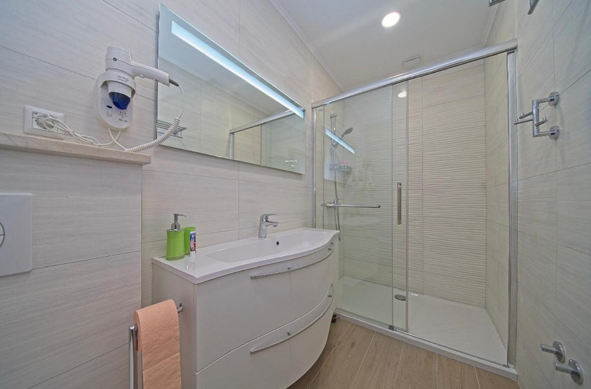 Deluxe Room - Photo 4
