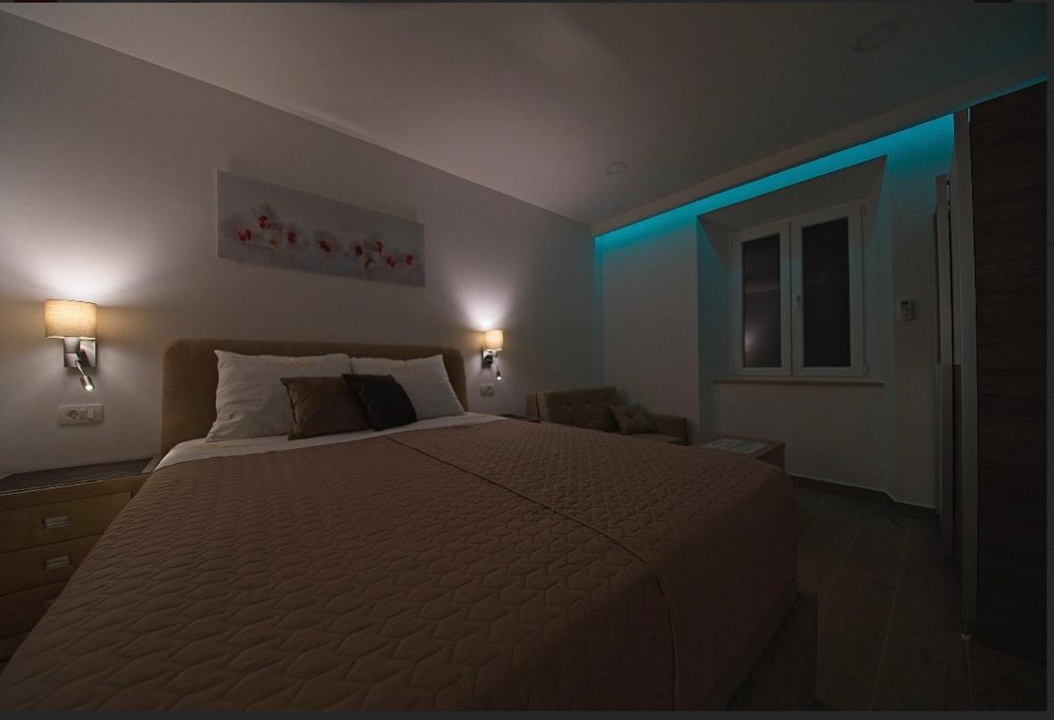 Deluxe Room - Photo 16