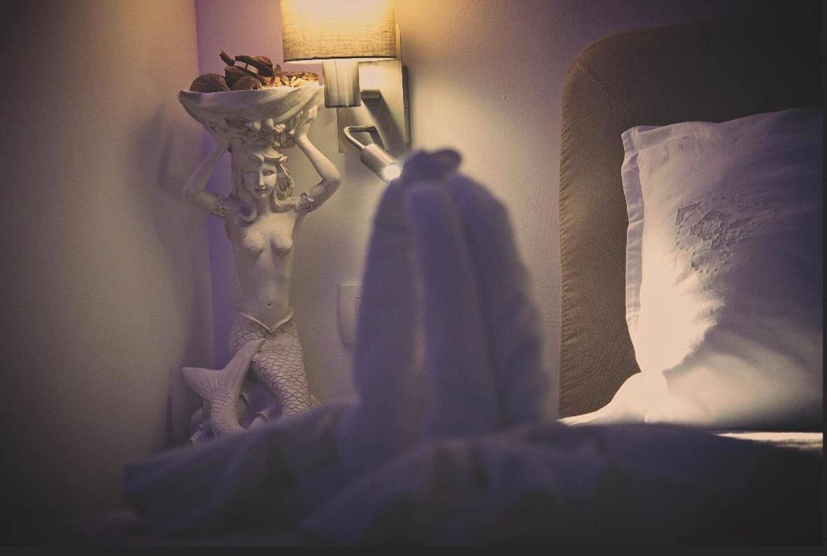 Deluxe Room - Photo 15