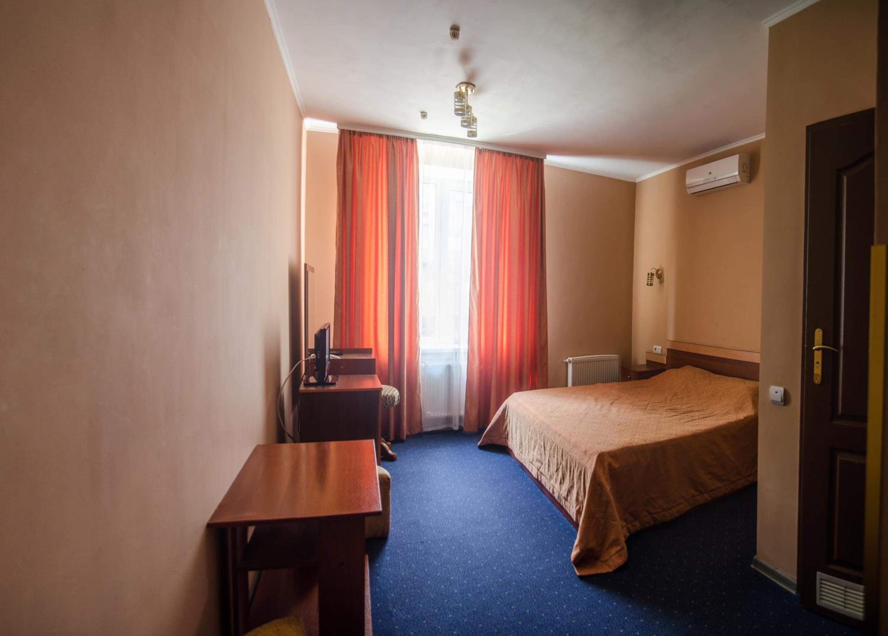 Economy Double Room with Shared Bathroom