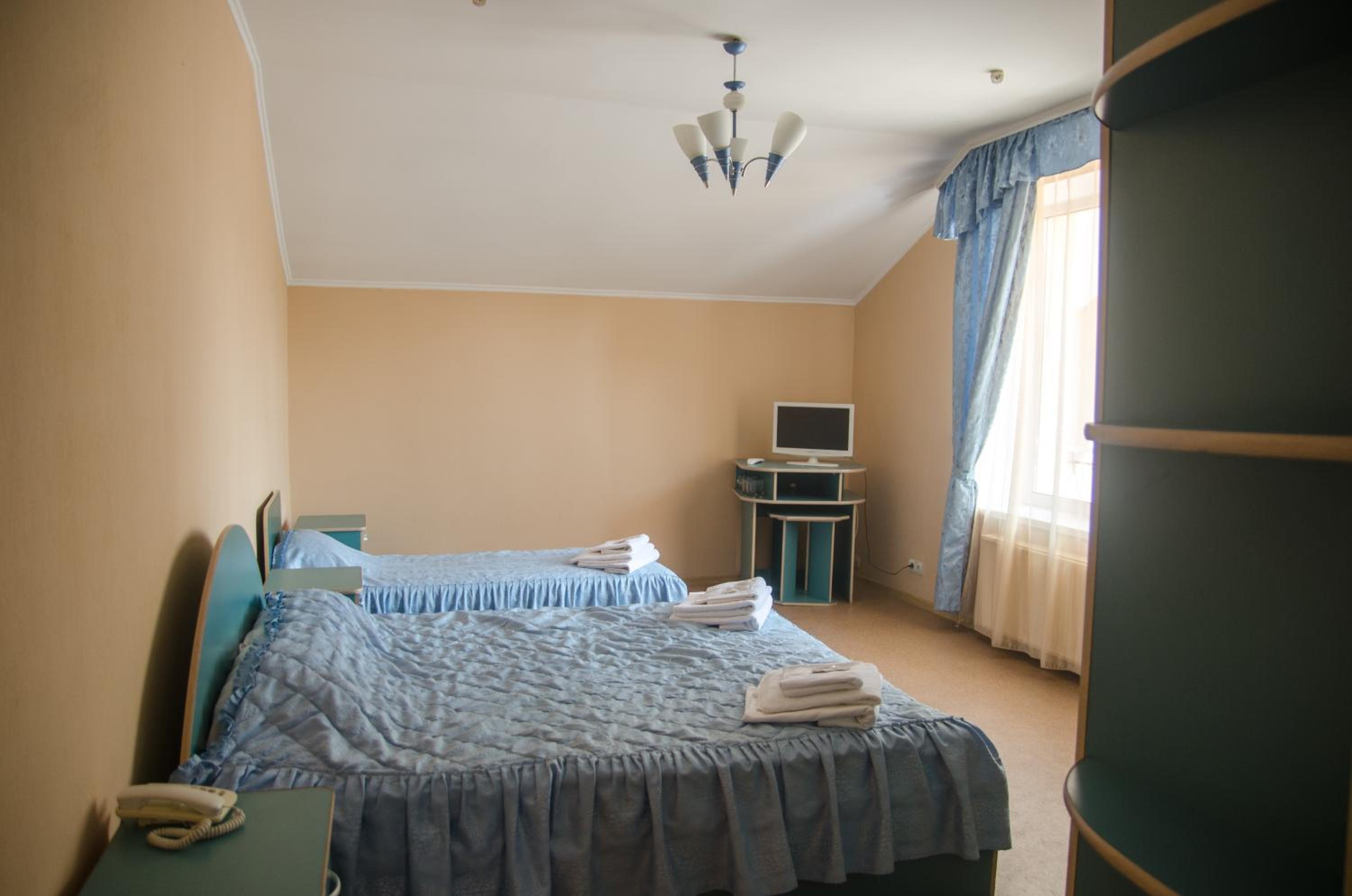 Economy Triple Room with Shared Bathroom