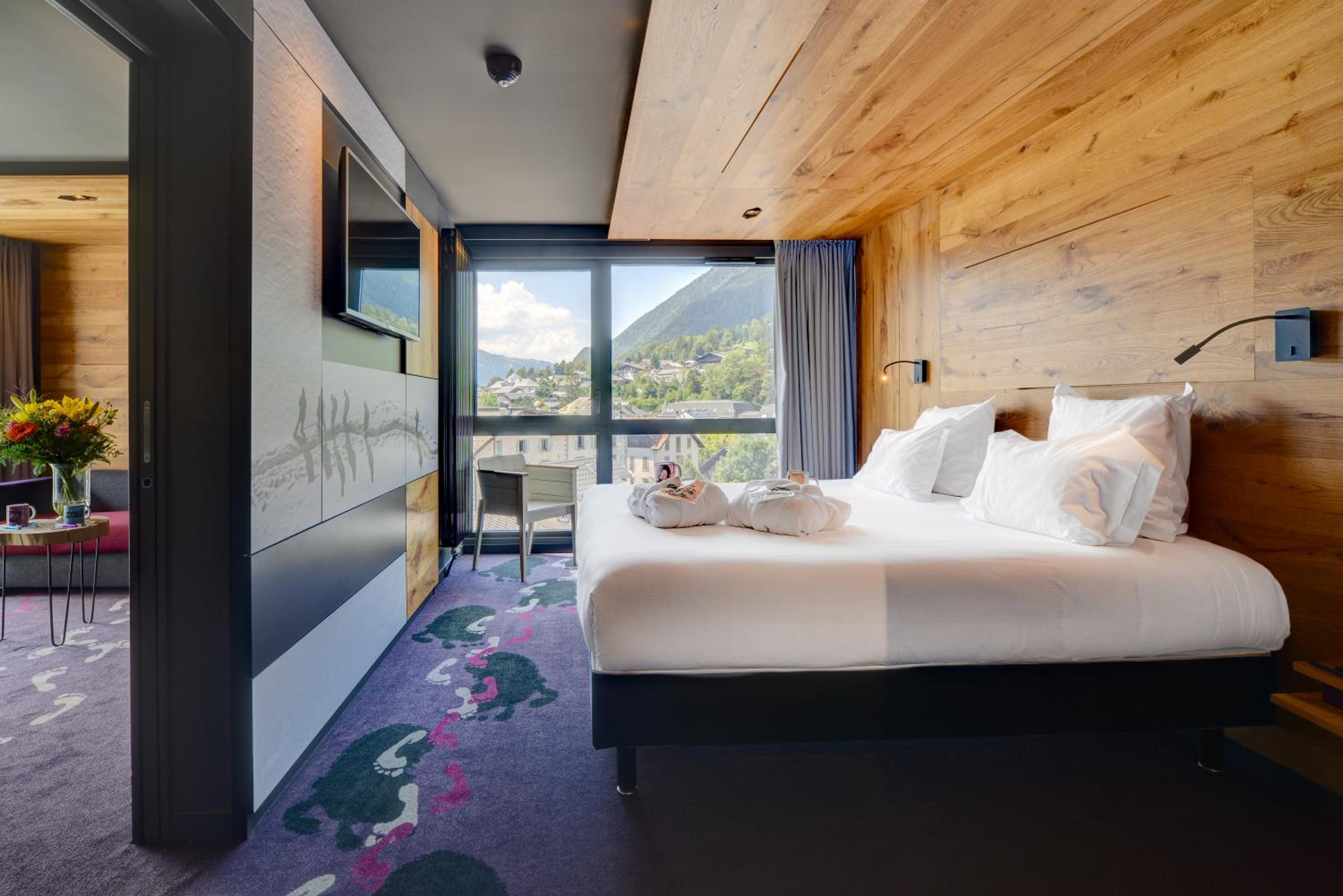 Suite with Balcony - Mont-Blanc Range View - Photo 13