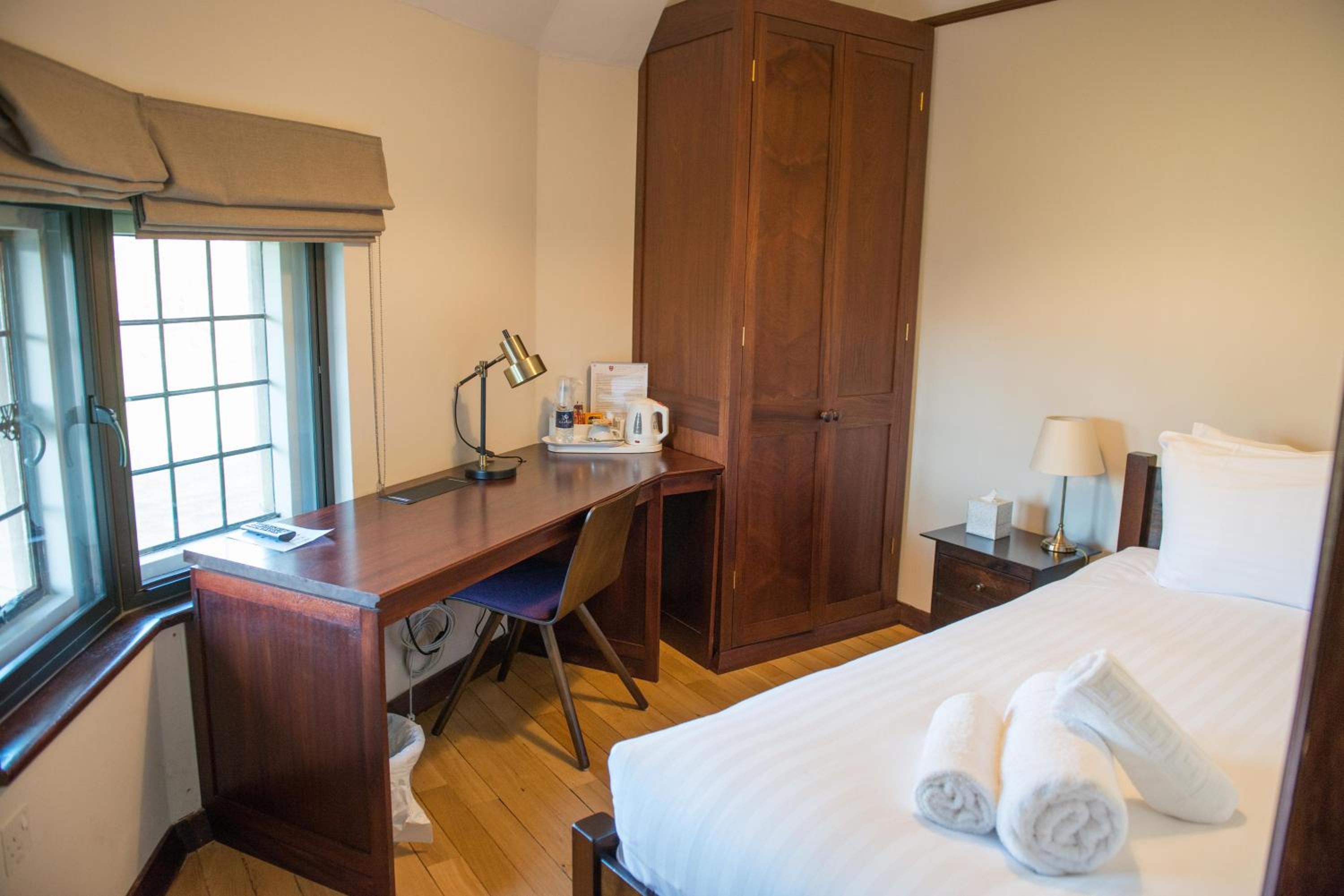 Single Room with Shared Bathroom