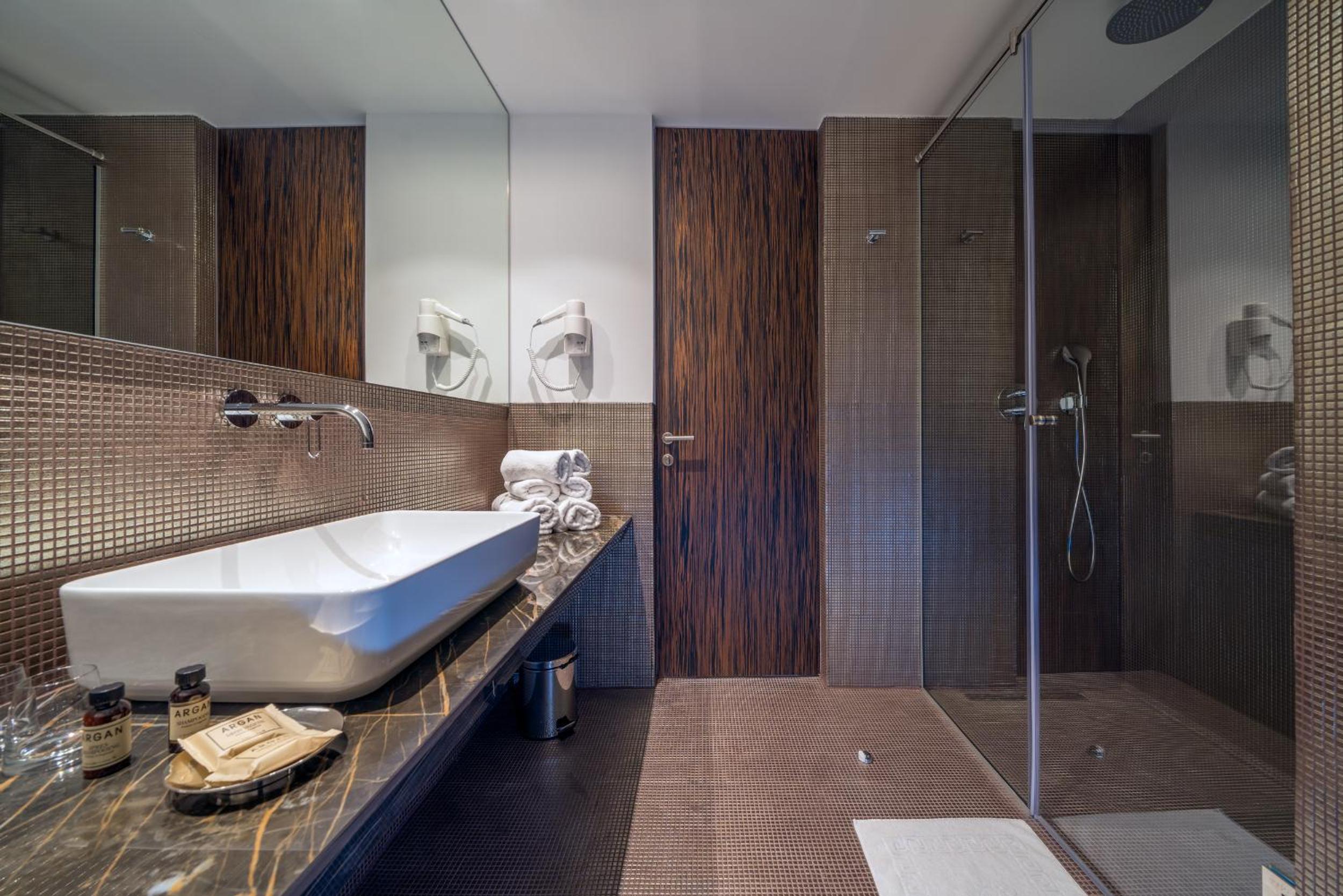 Special Offer - Superior Double Room with Sea View and Free Parking