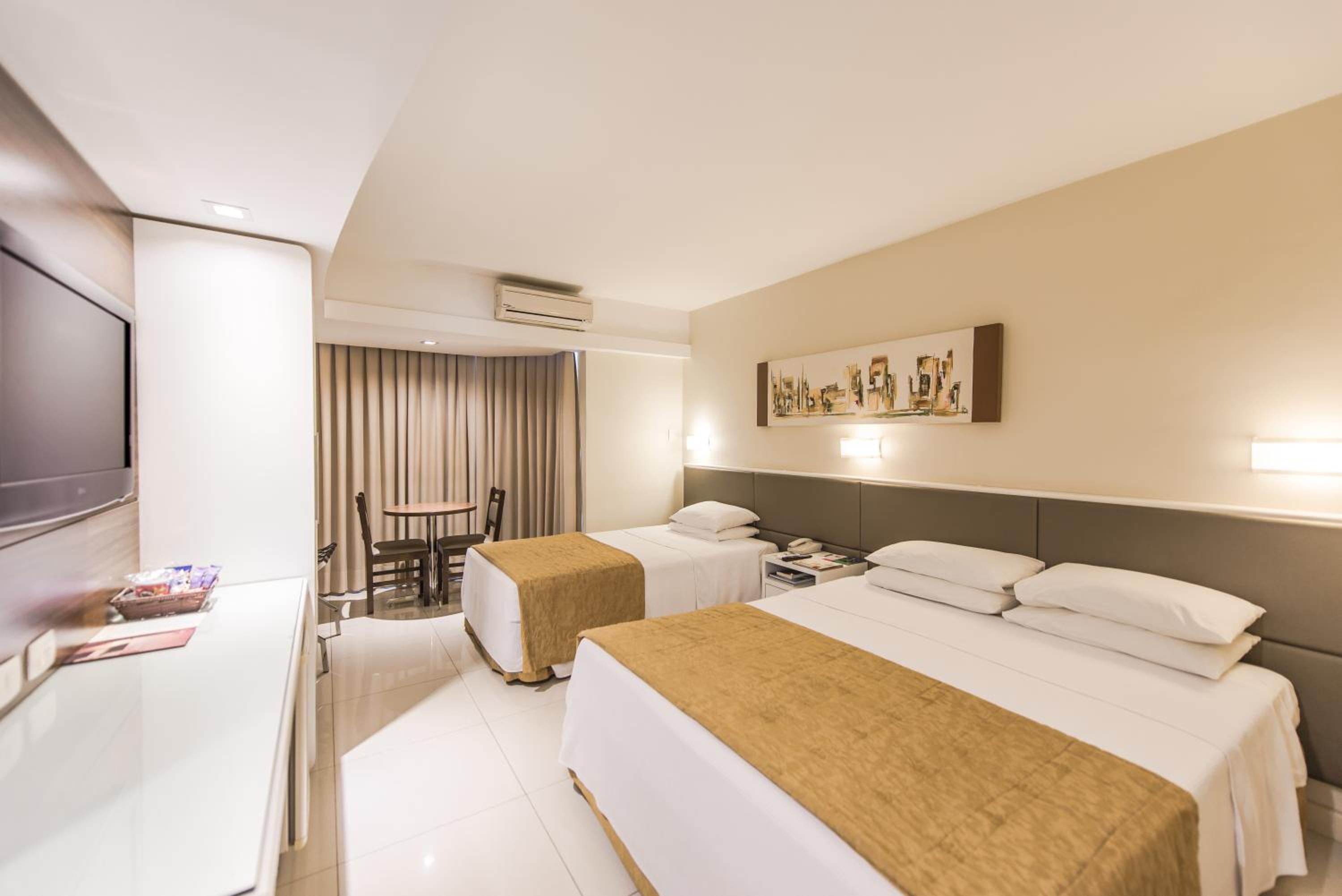 Deluxe Triple Room thumbnail 5