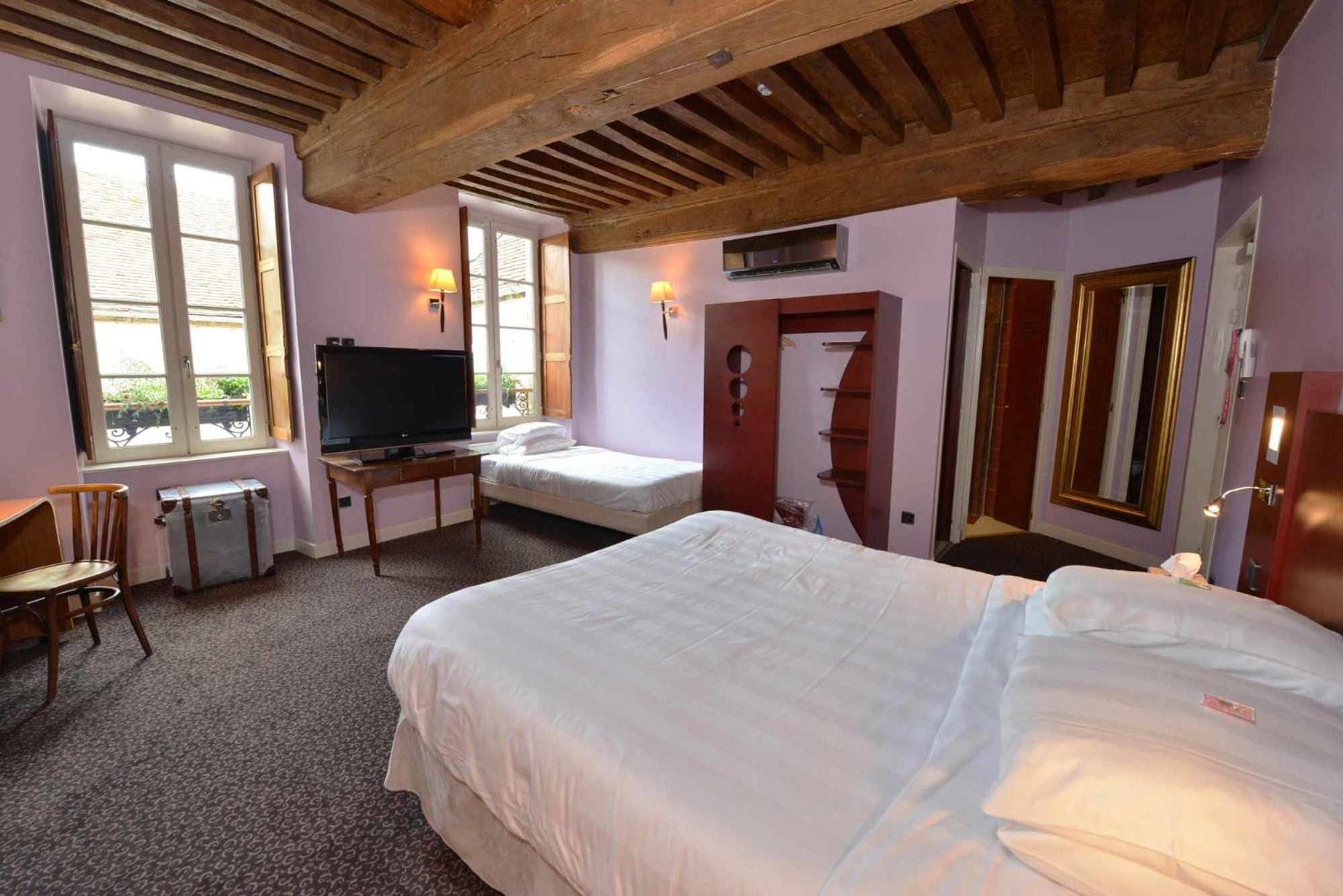 Triple Room - Photo 1