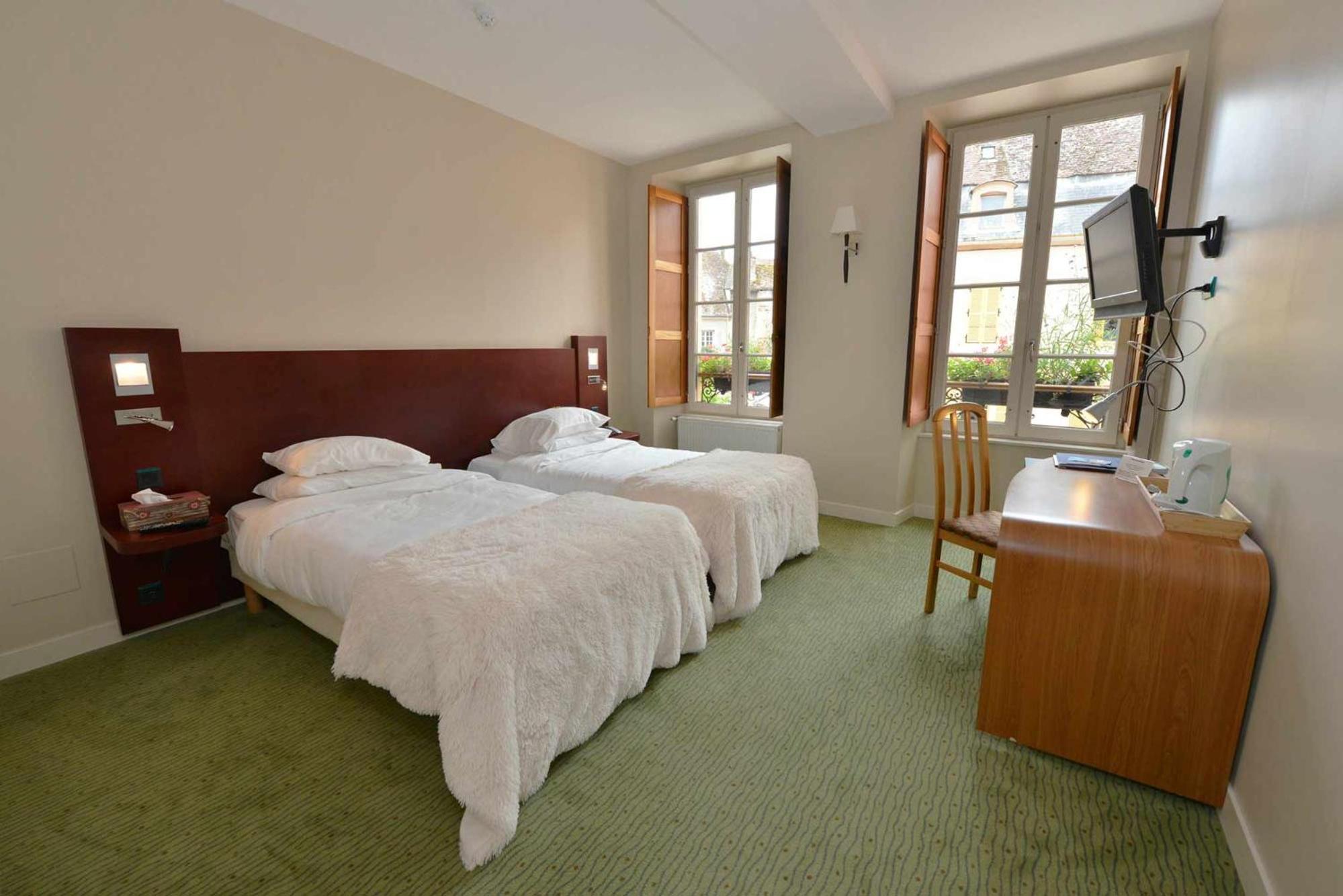 Twin Room - Photo 14