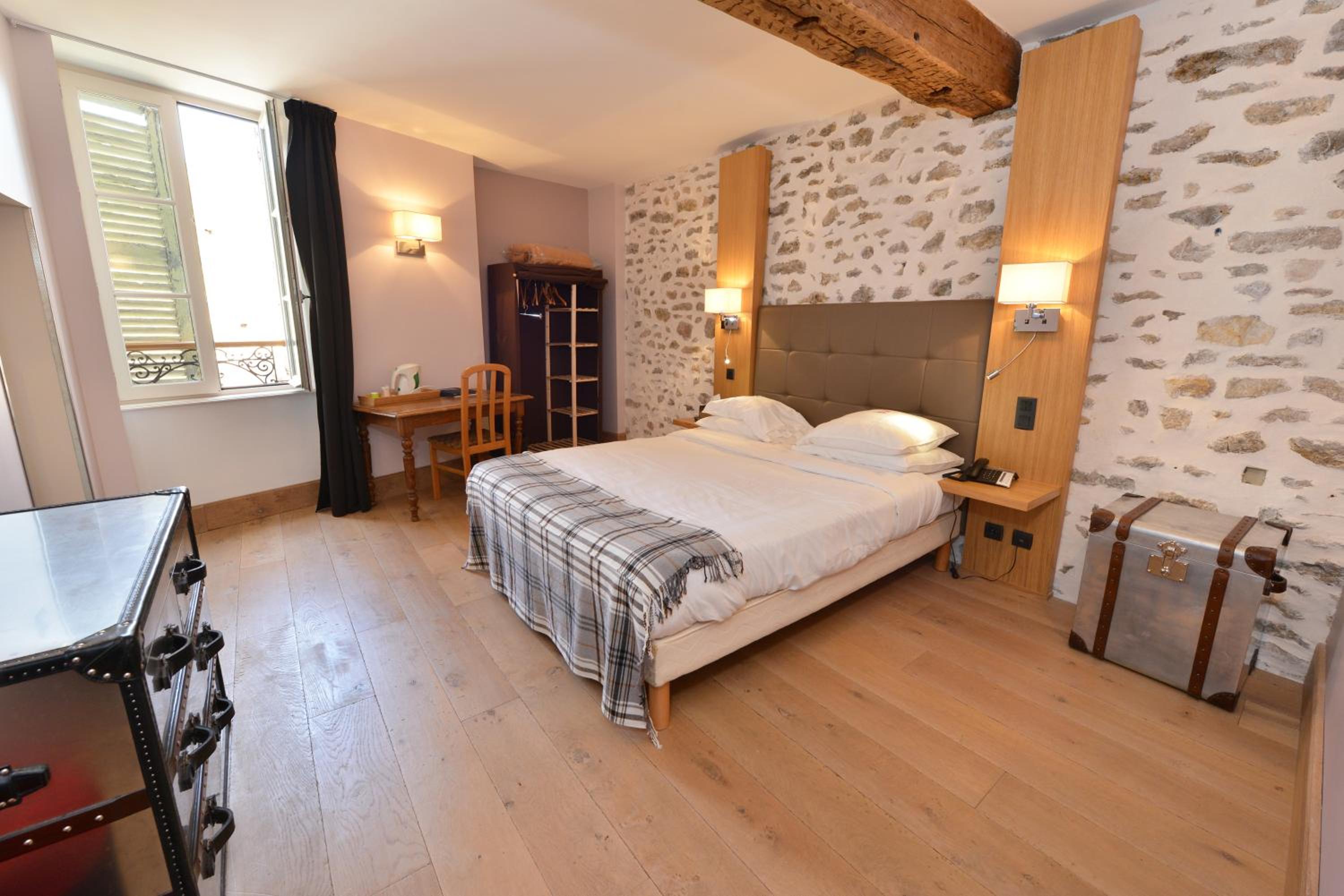 Quadruple Room - Photo 1