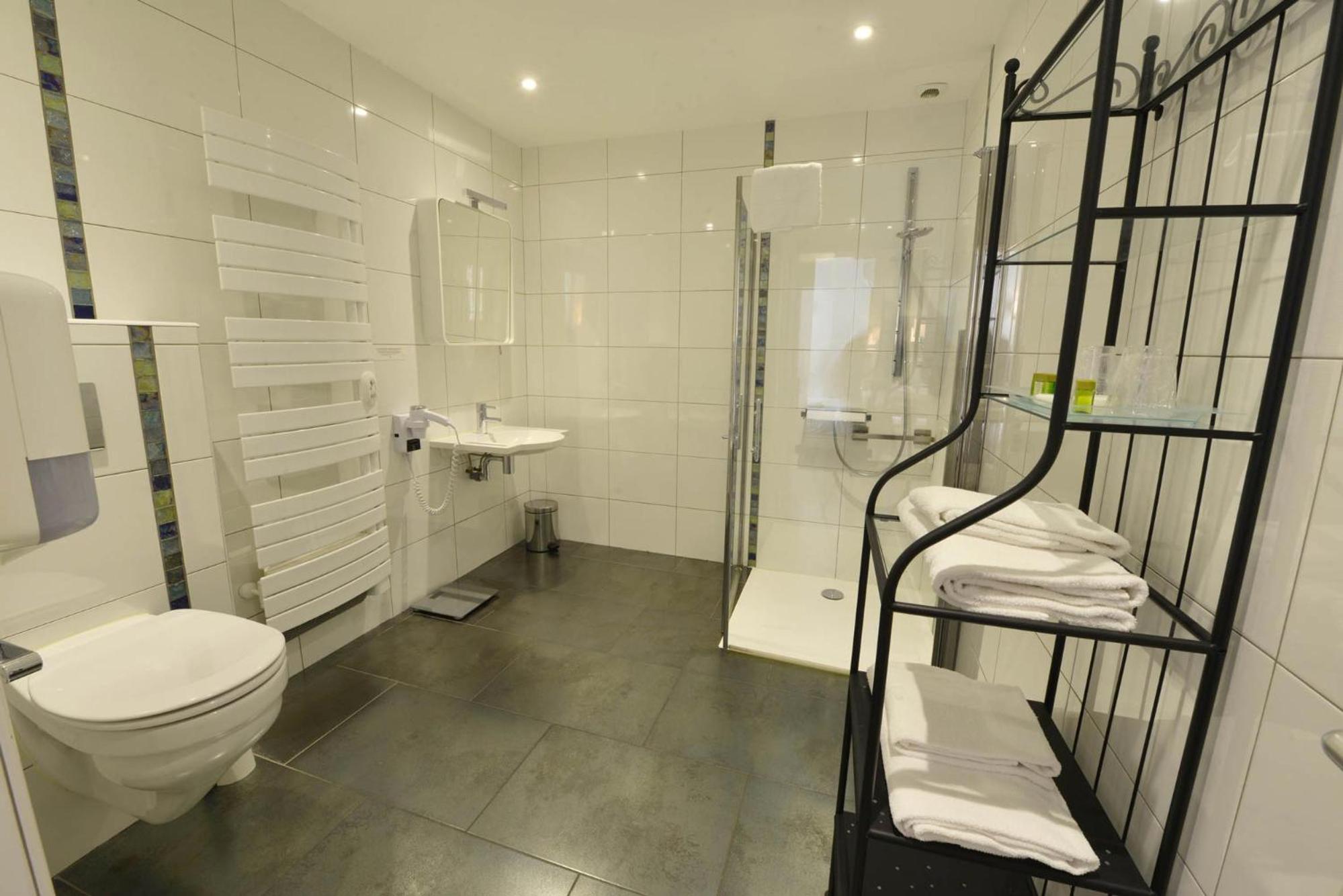 Double Room - Photo 6