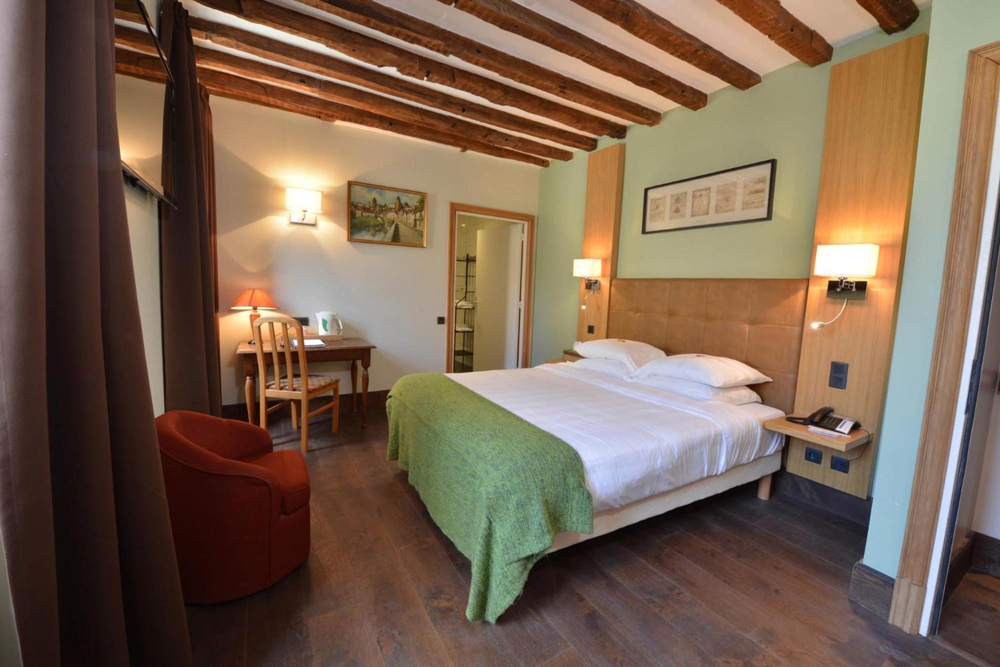 Double Room - Photo 7