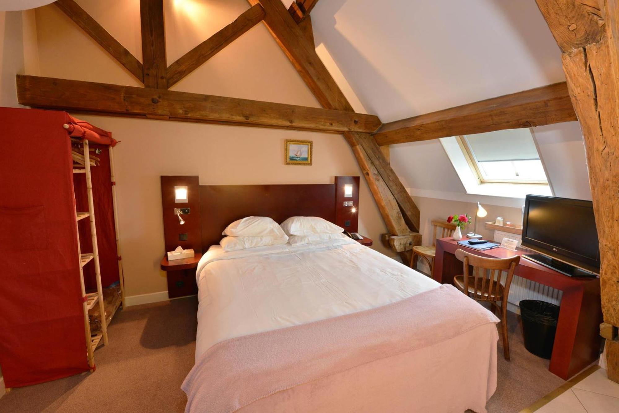 Double Room - Photo 3