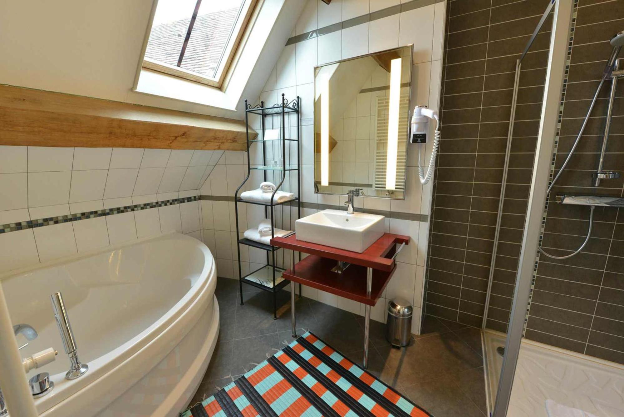 Double Room - Photo 12