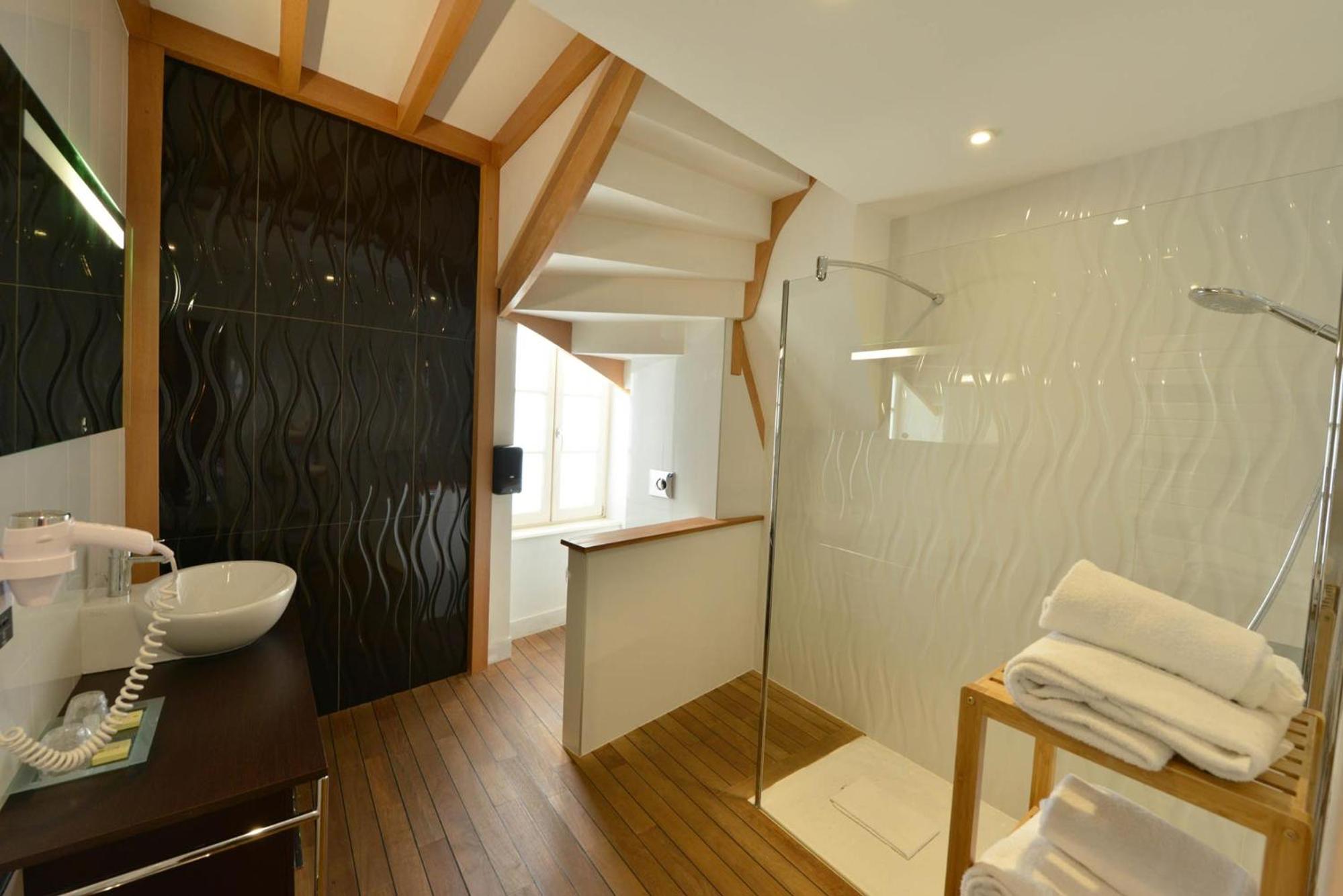 Double Room - Photo 9