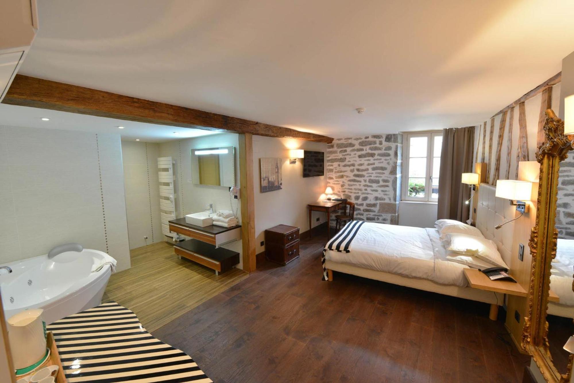 Double Room - Photo 1