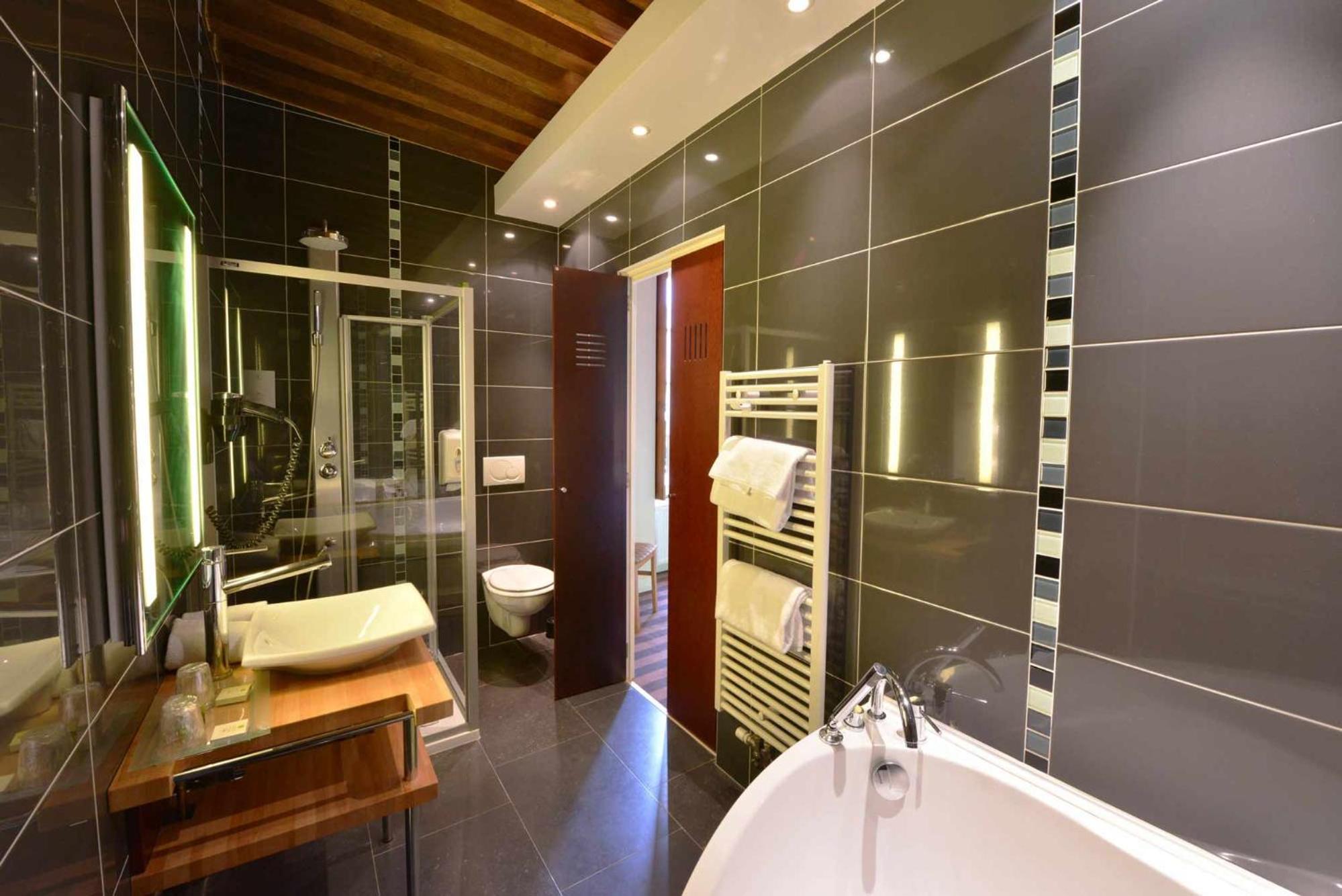Twin Room - Photo 2