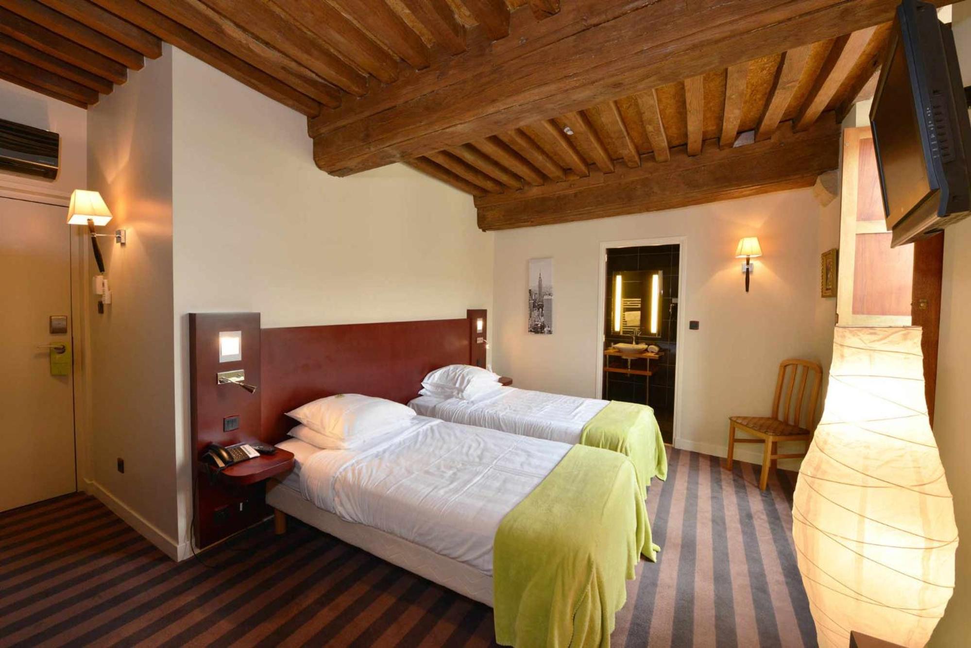 Twin Room - Photo 3