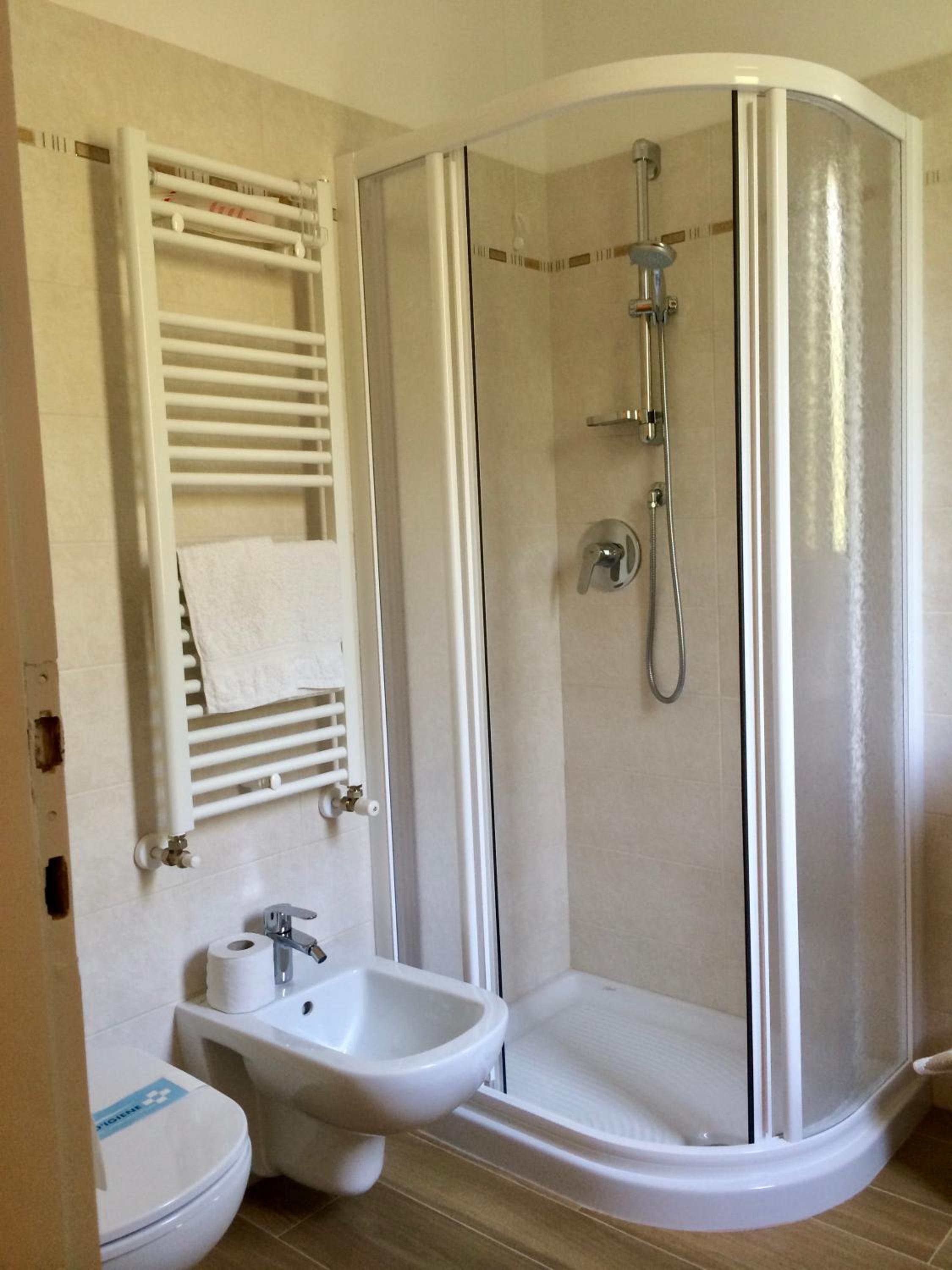 Double or Twin Room with Garden View - Photo 3