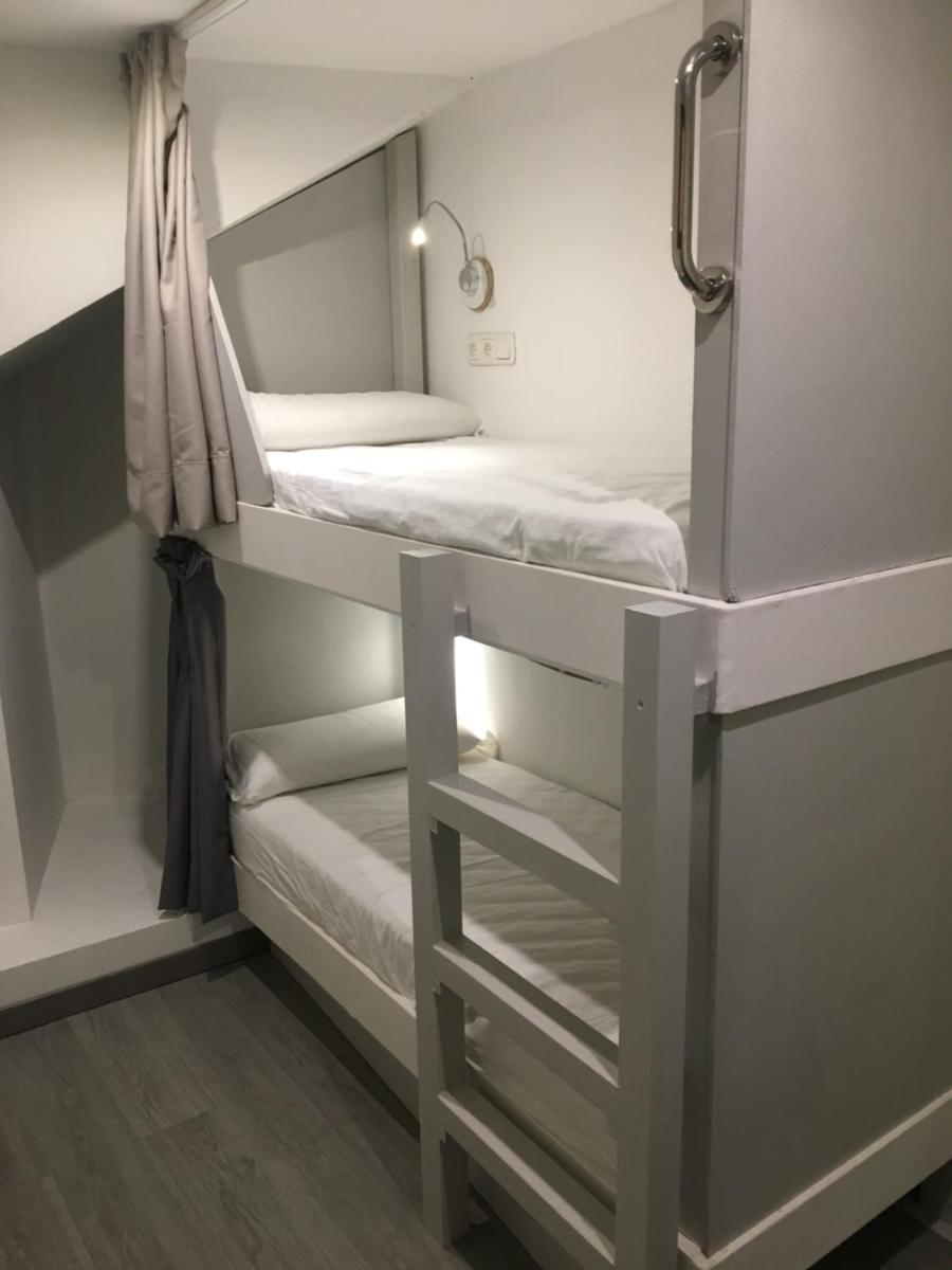 Bunk Bed in Mixed Dormitory Room photo 3