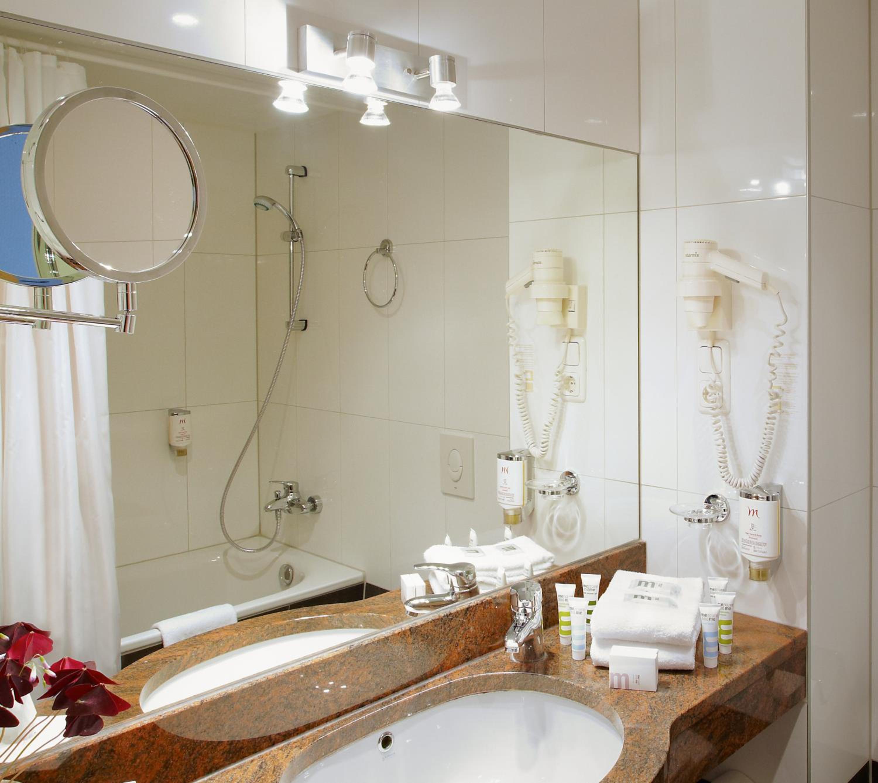 Triple Room thumbnail 5