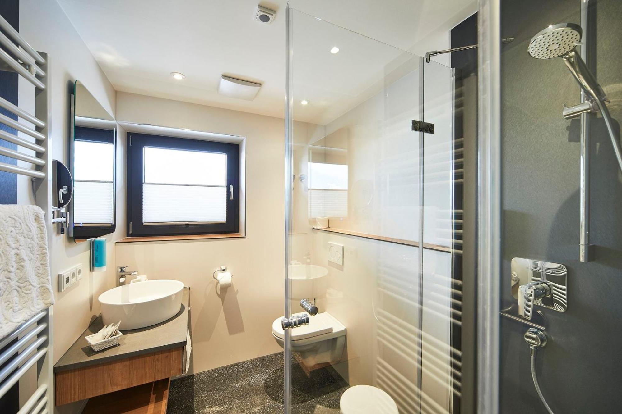 Small Double Room - Photo 2