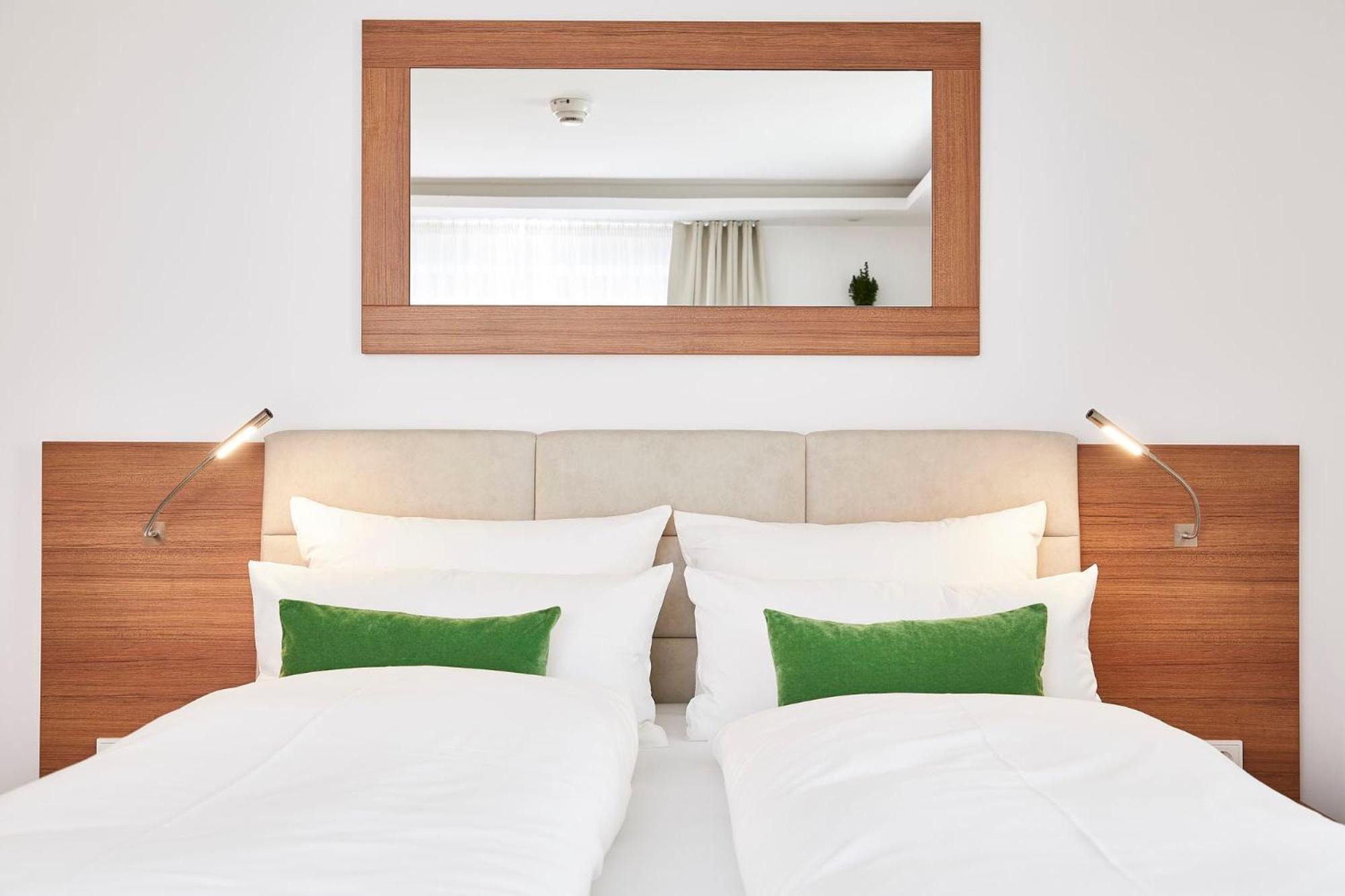 Small Double Room - Photo 4